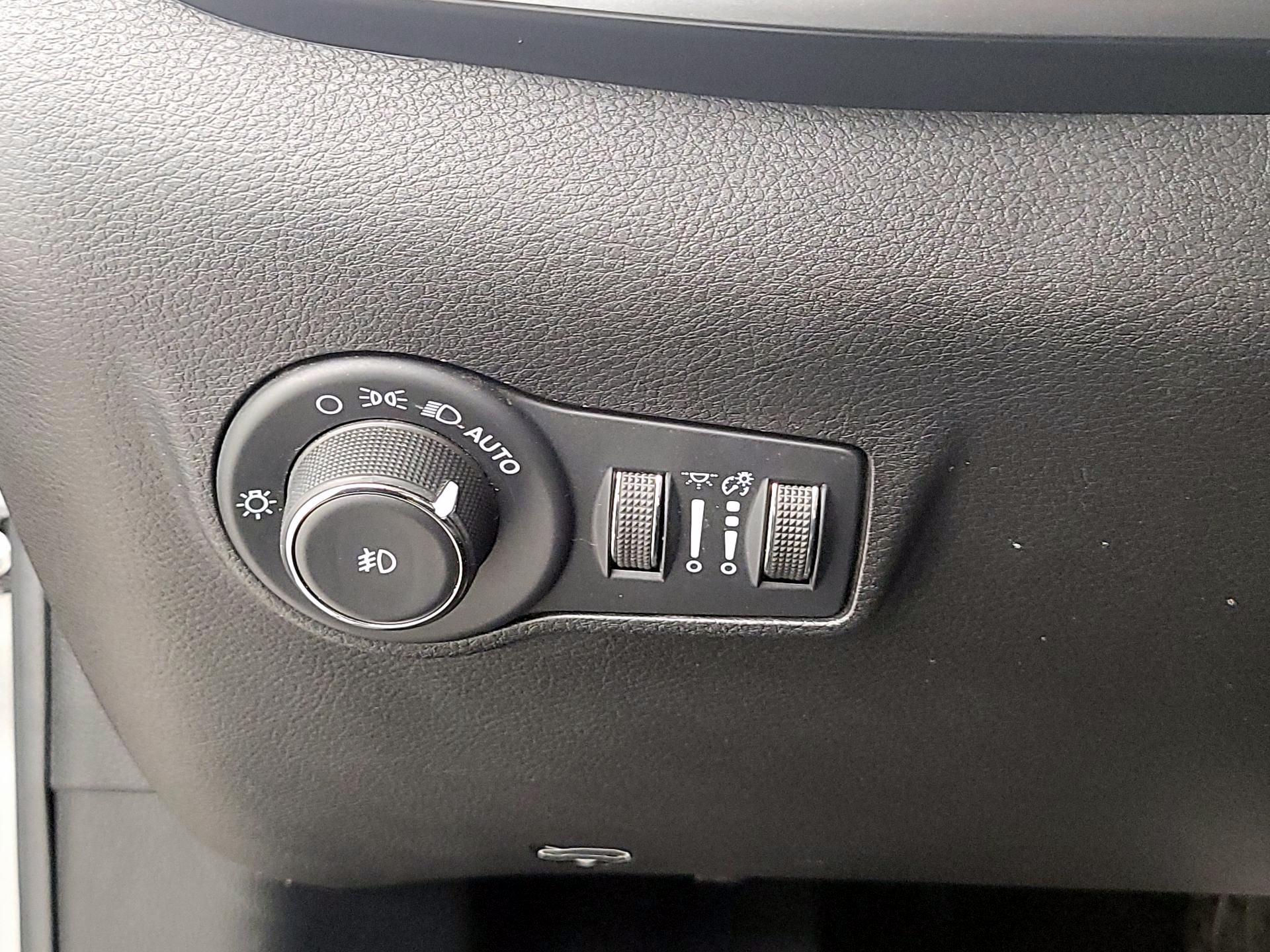 Thumbnail: 2022 Jeep Compass - 13