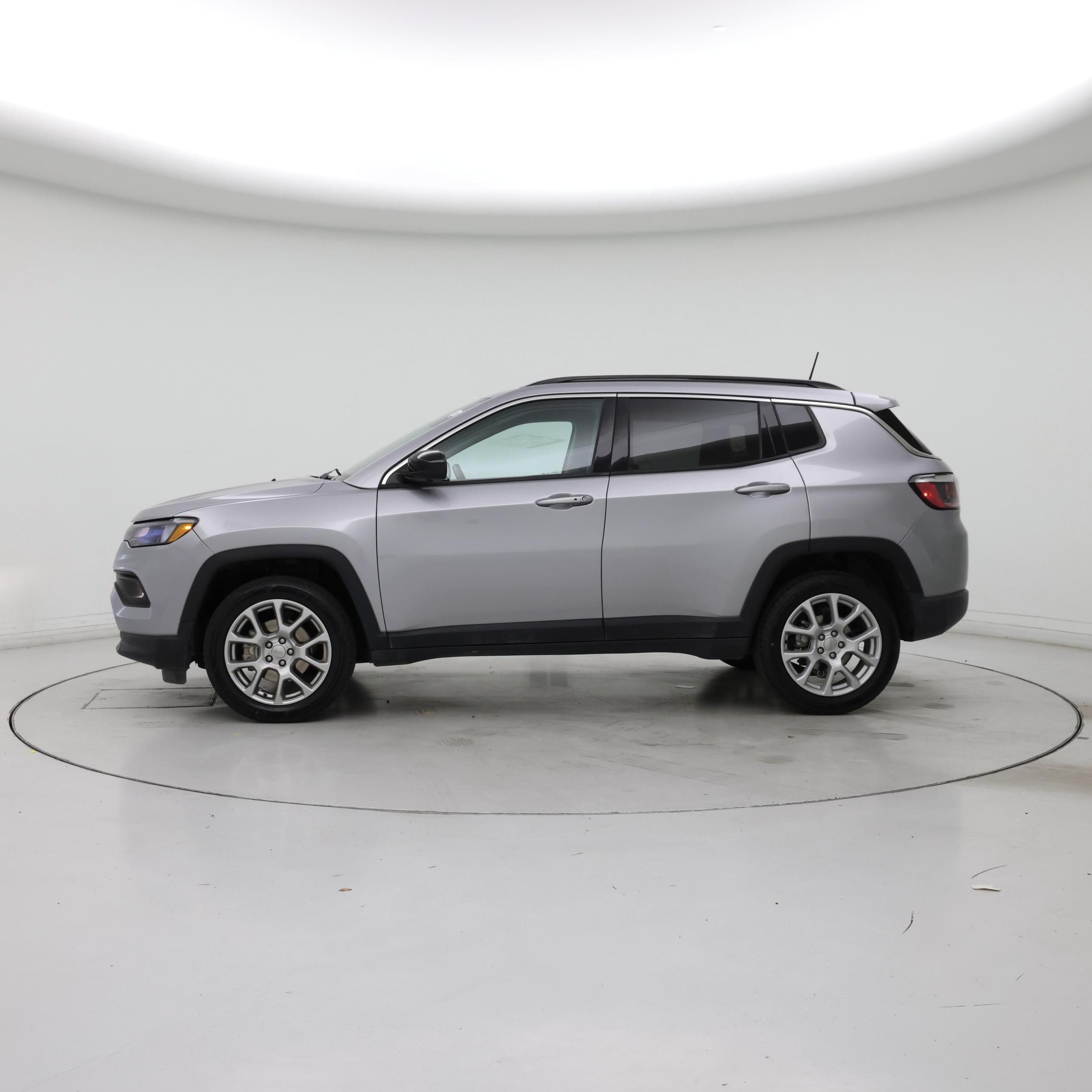 Thumbnail: 2022 Jeep Compass - 3