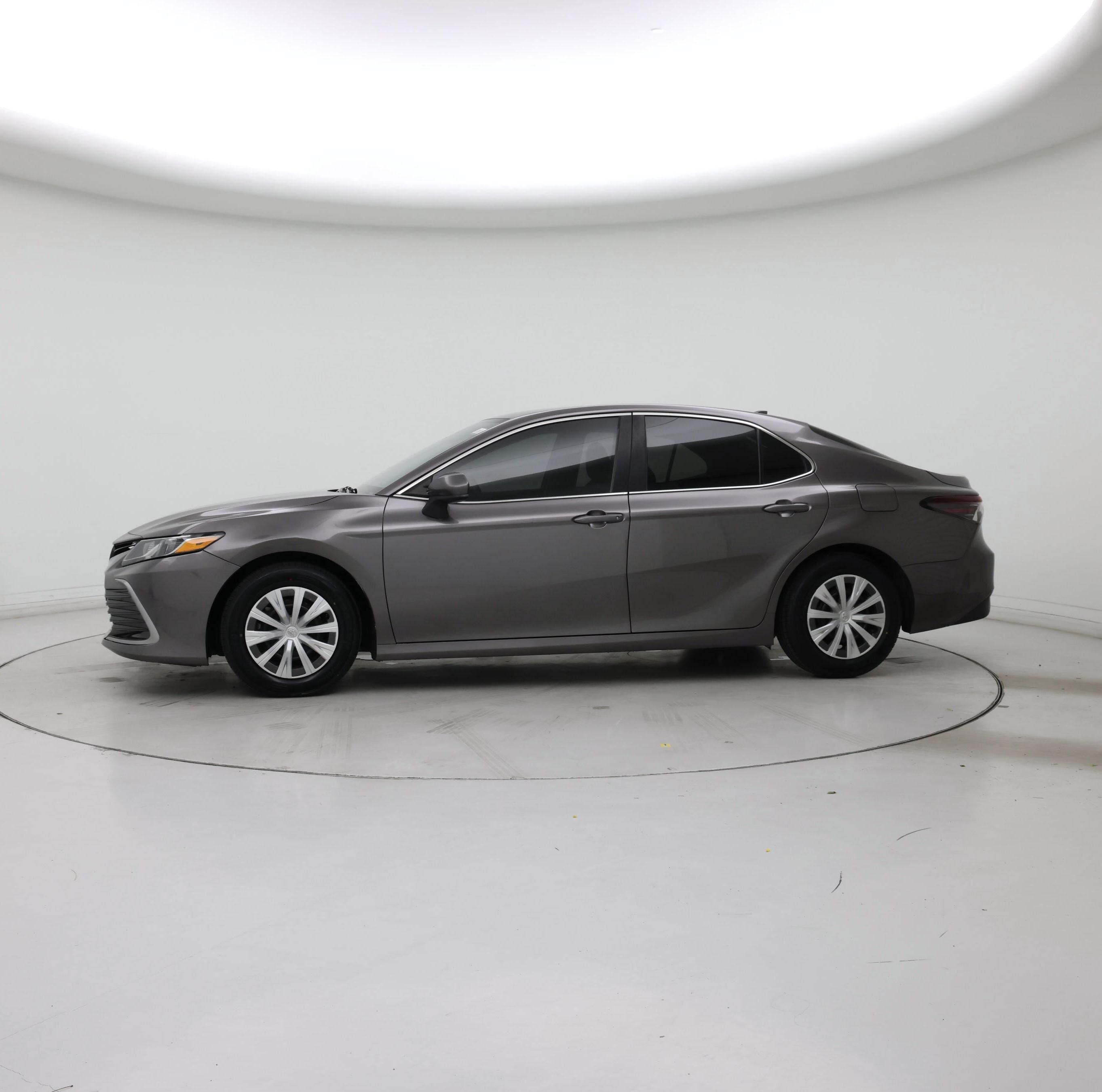 Thumbnail: 2022 Toyota Camry - 3