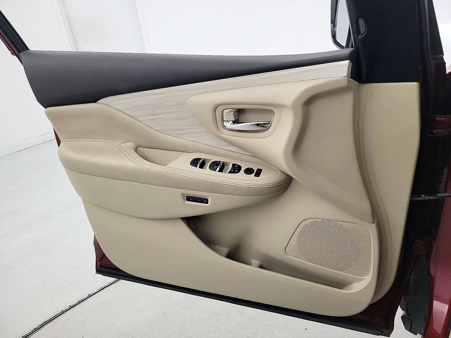 Thumbnail: 2015 Nissan Murano - 12