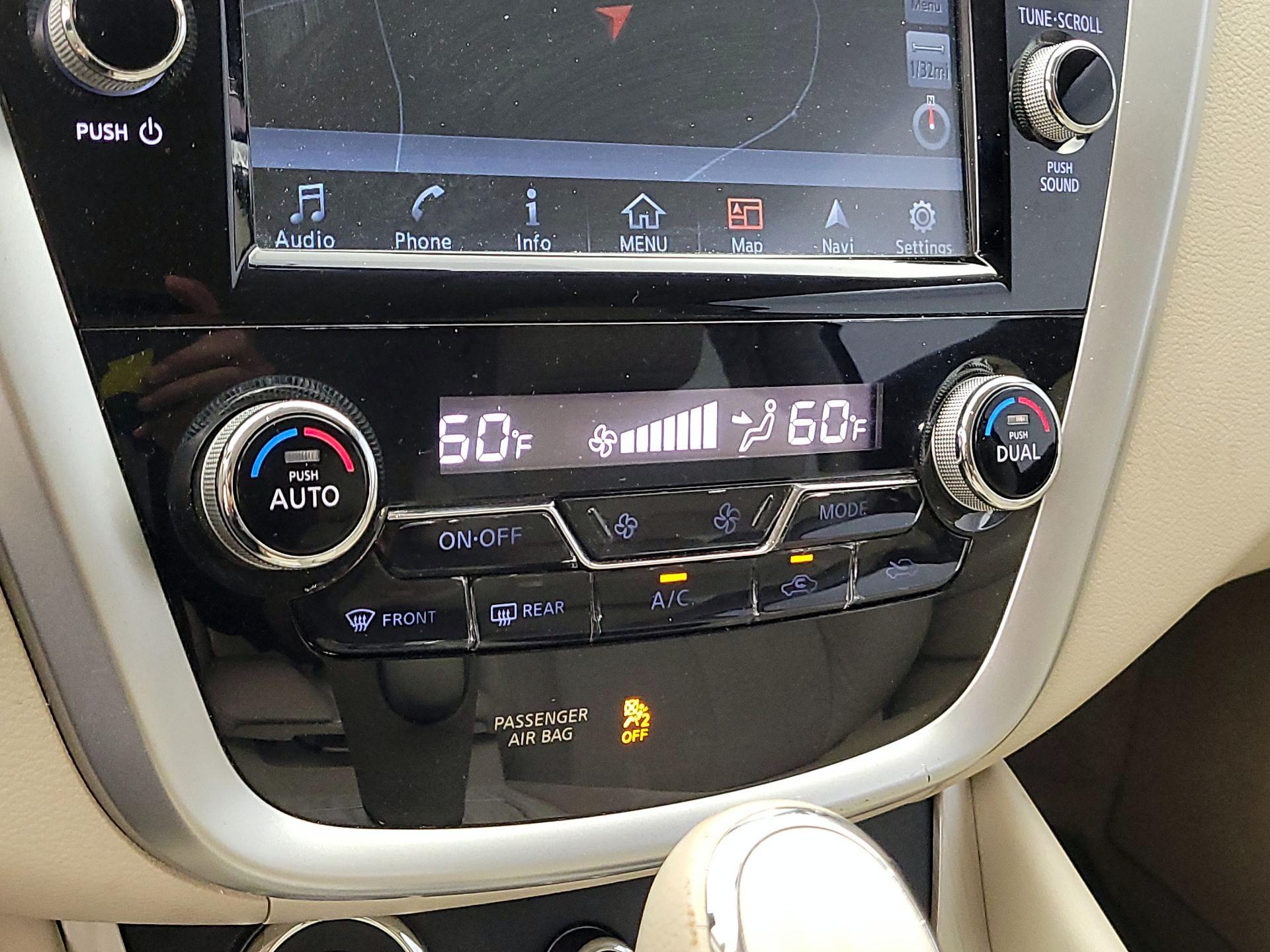 Thumbnail: 2015 Nissan Murano - 17