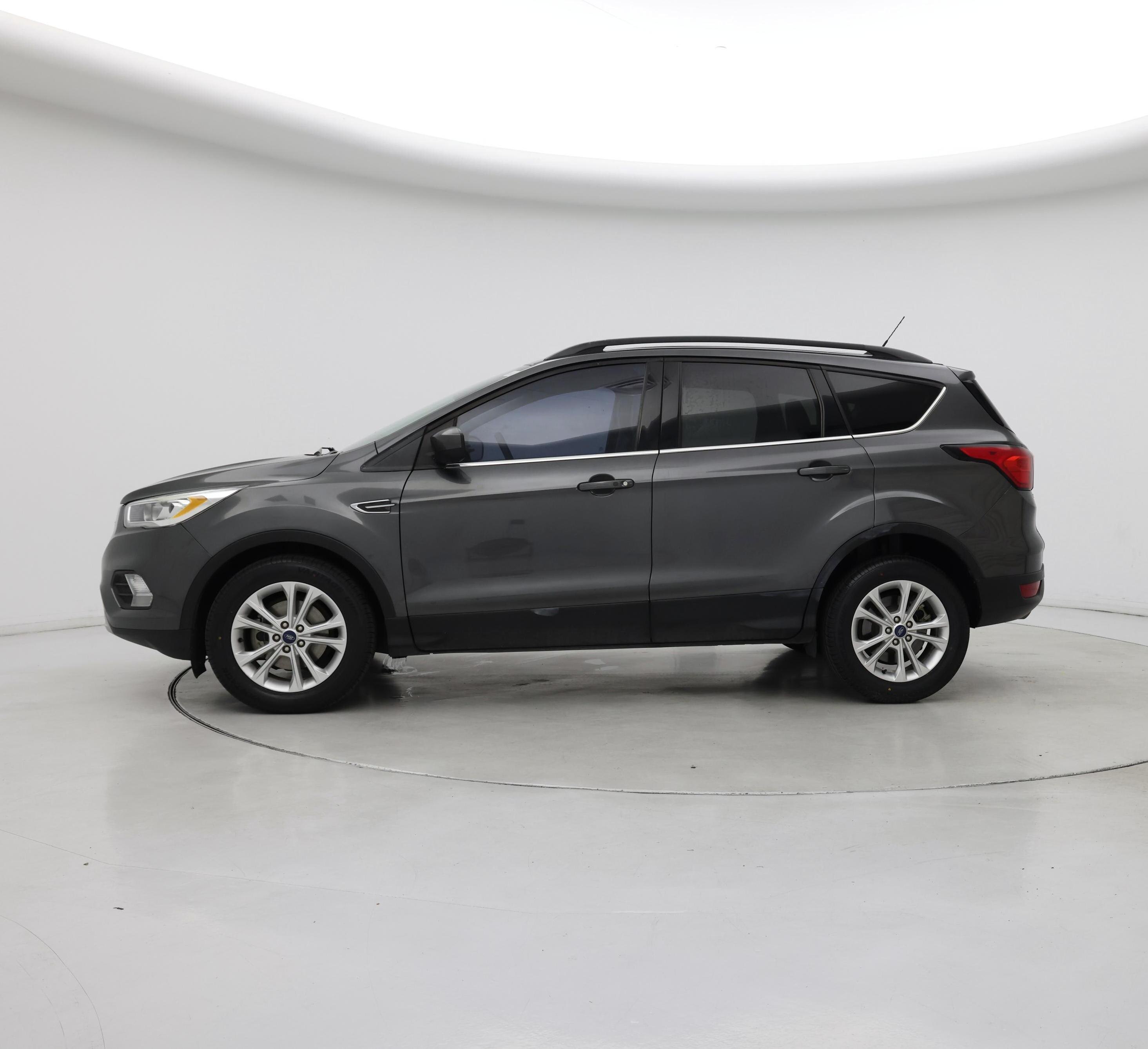 Thumbnail: 2019 Ford Escape - 3