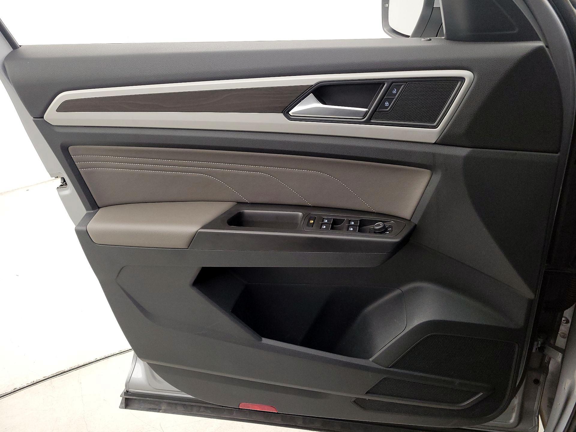 Thumbnail: 2022 Volkswagen Atlas - 12