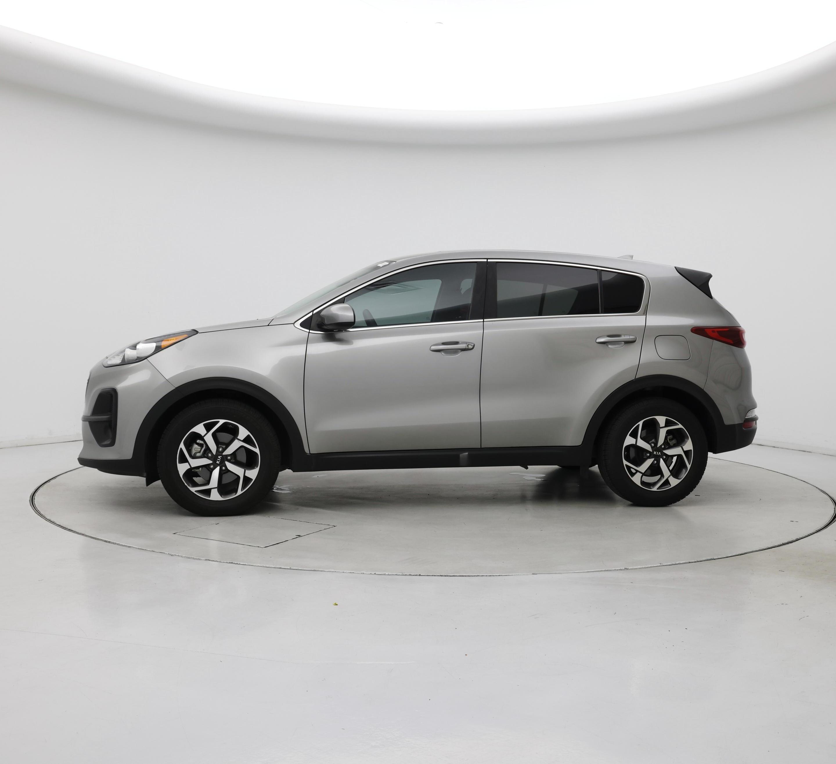 Thumbnail: 2020 Kia Sportage - 3