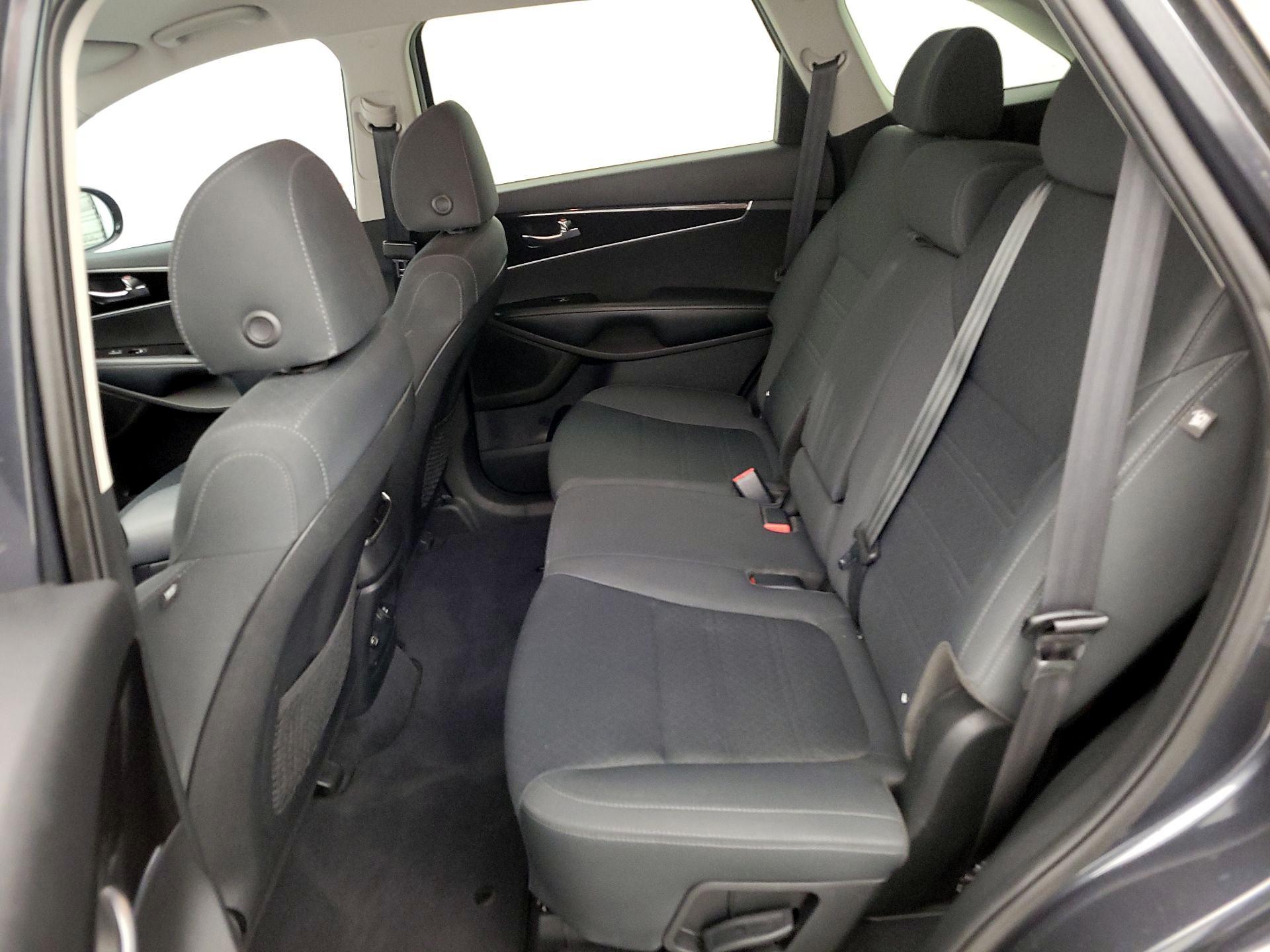 Thumbnail: 2019 Kia Sorento - 19