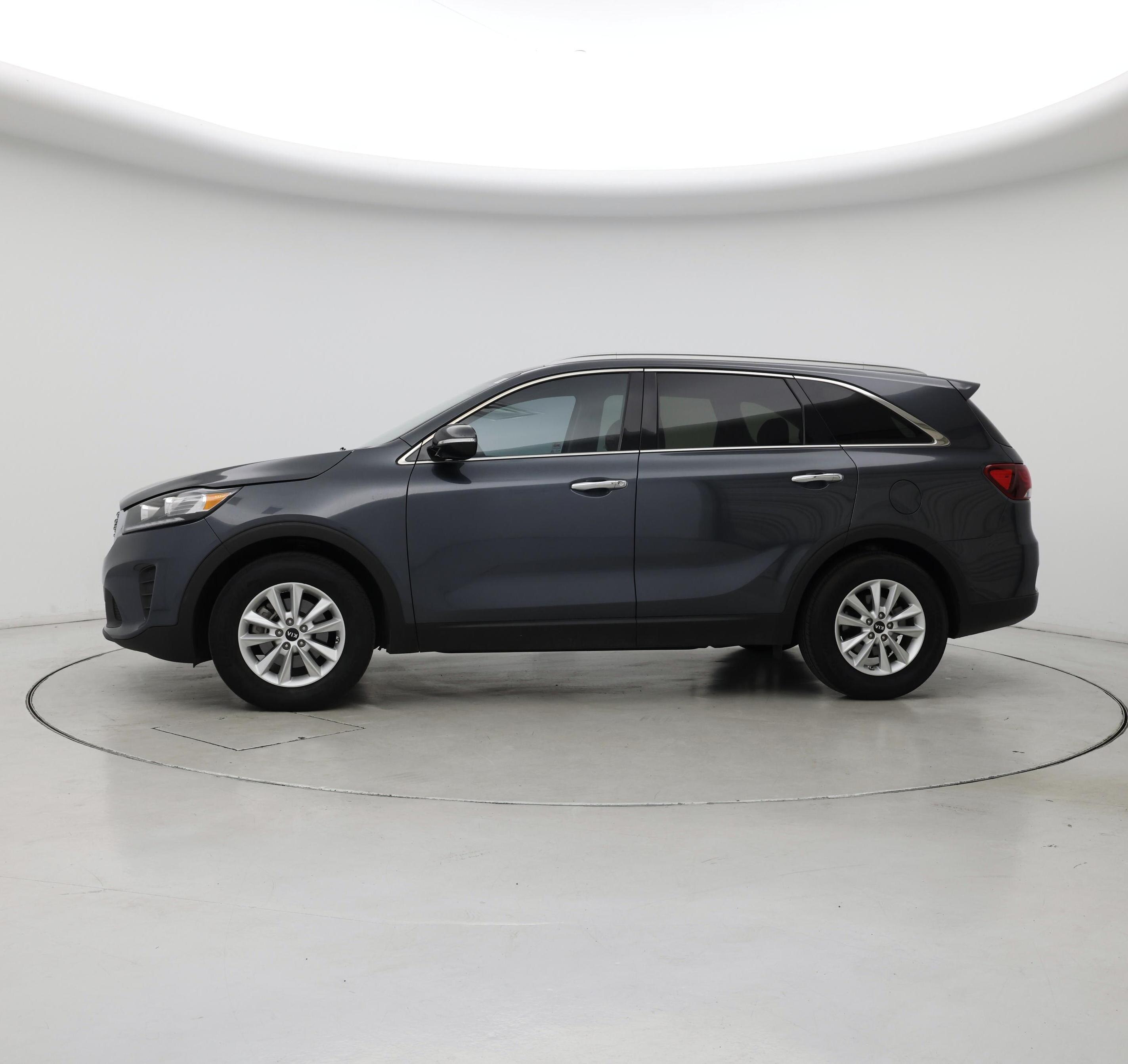 Thumbnail: 2019 Kia Sorento - 3