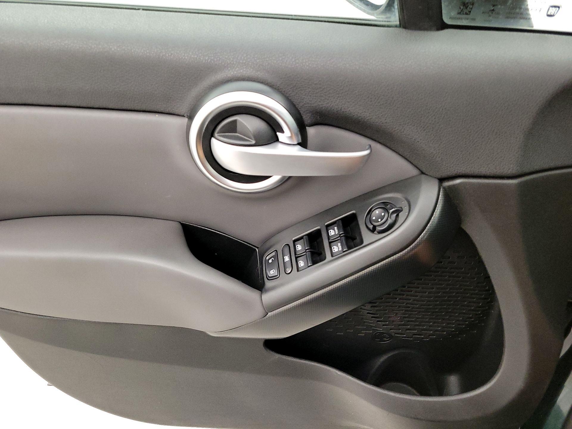 Thumbnail: 2016 Fiat 500X - 12