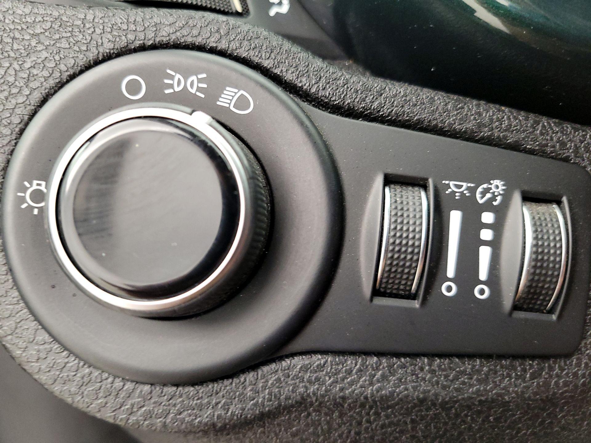 Thumbnail: 2016 Fiat 500X - 13