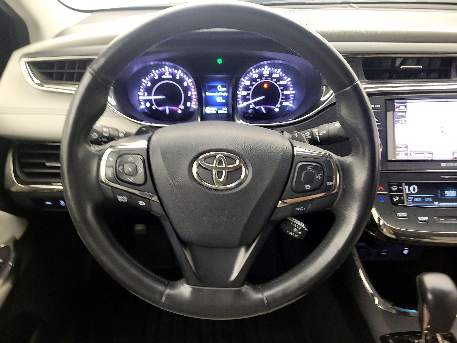 Thumbnail: 2013 Toyota Avalon - 10