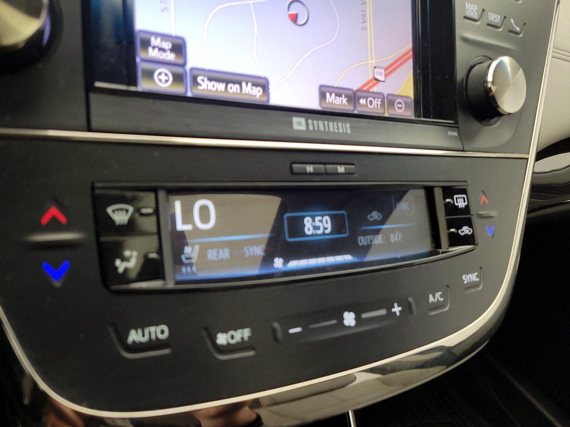 Thumbnail: 2013 Toyota Avalon - 17