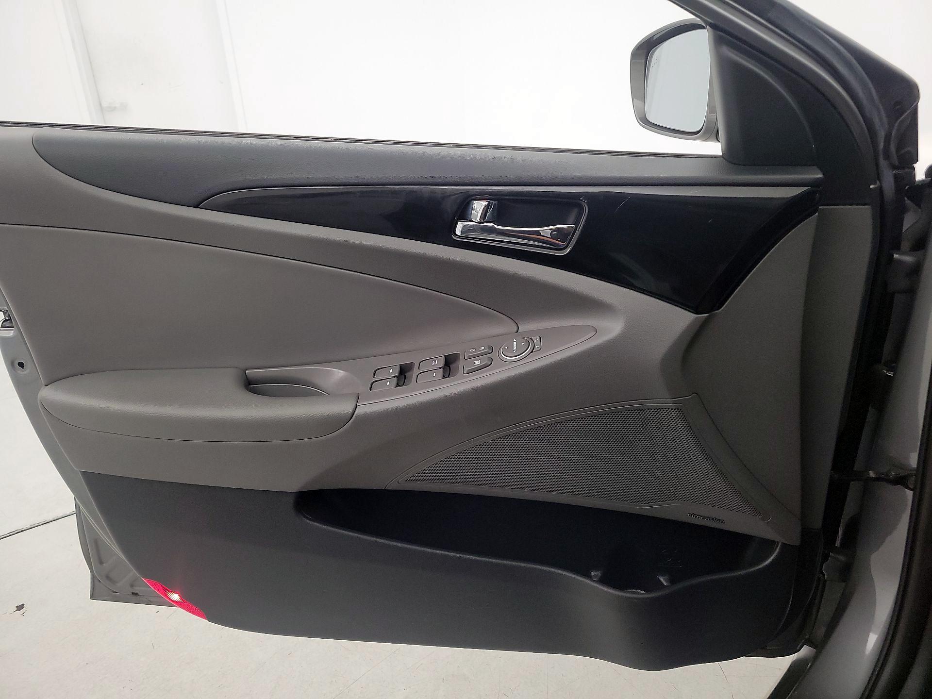 Thumbnail: 2014 Hyundai Sonata - 12