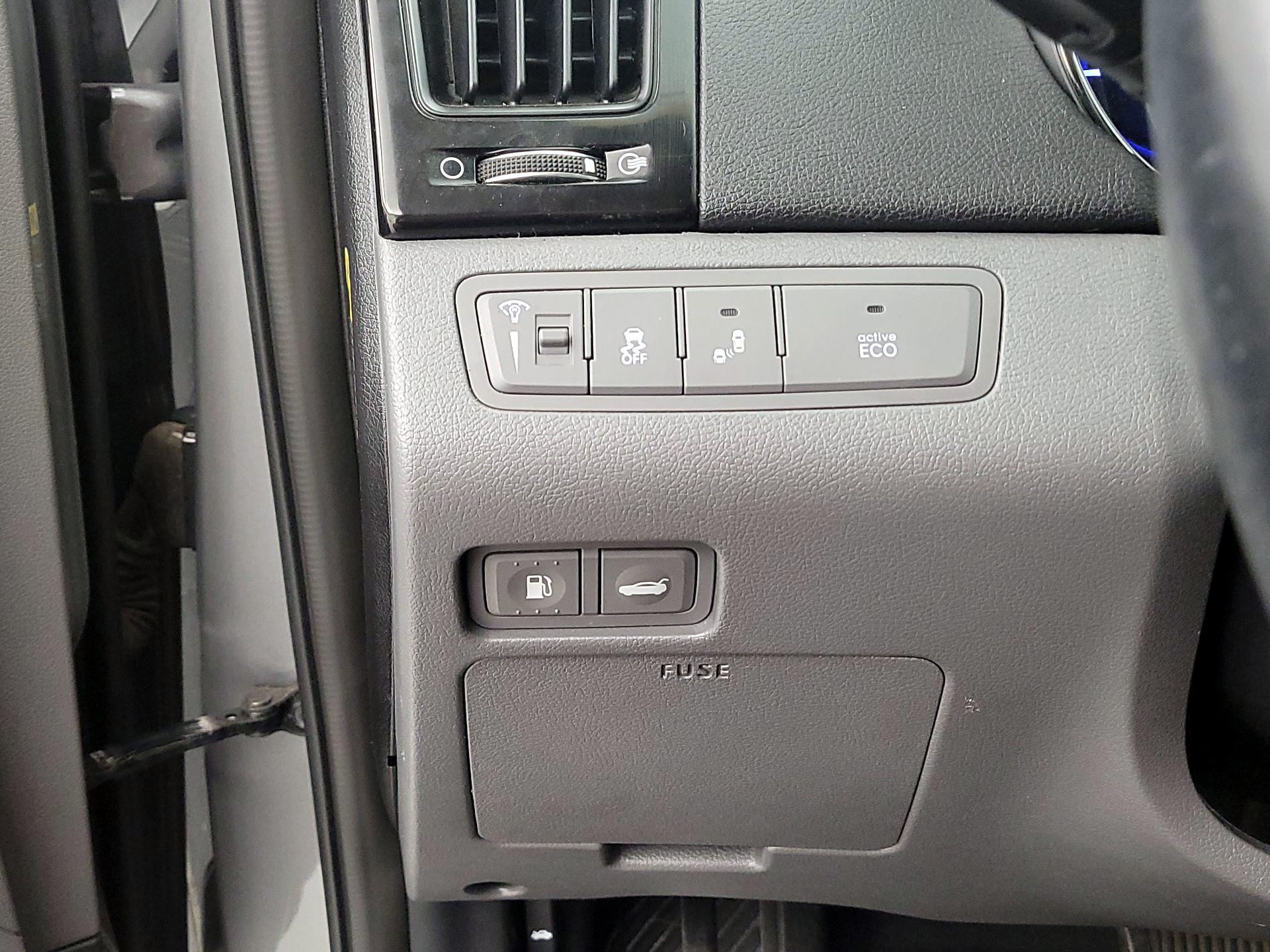 Thumbnail: 2014 Hyundai Sonata - 13