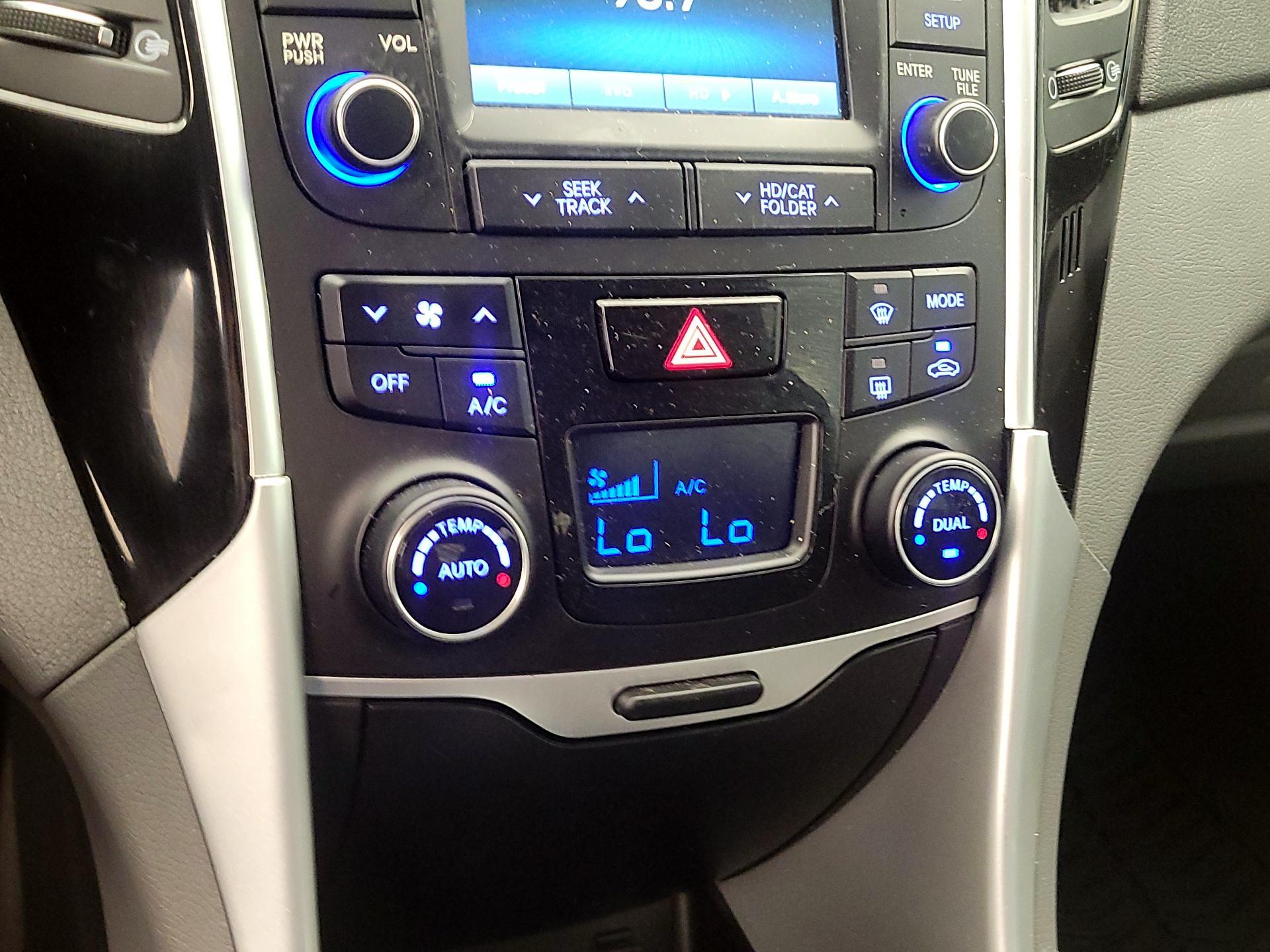 Thumbnail: 2014 Hyundai Sonata - 16