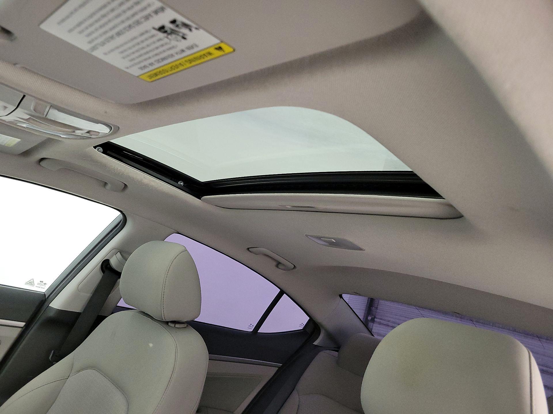 Thumbnail: 2018 Hyundai Elantra - 19