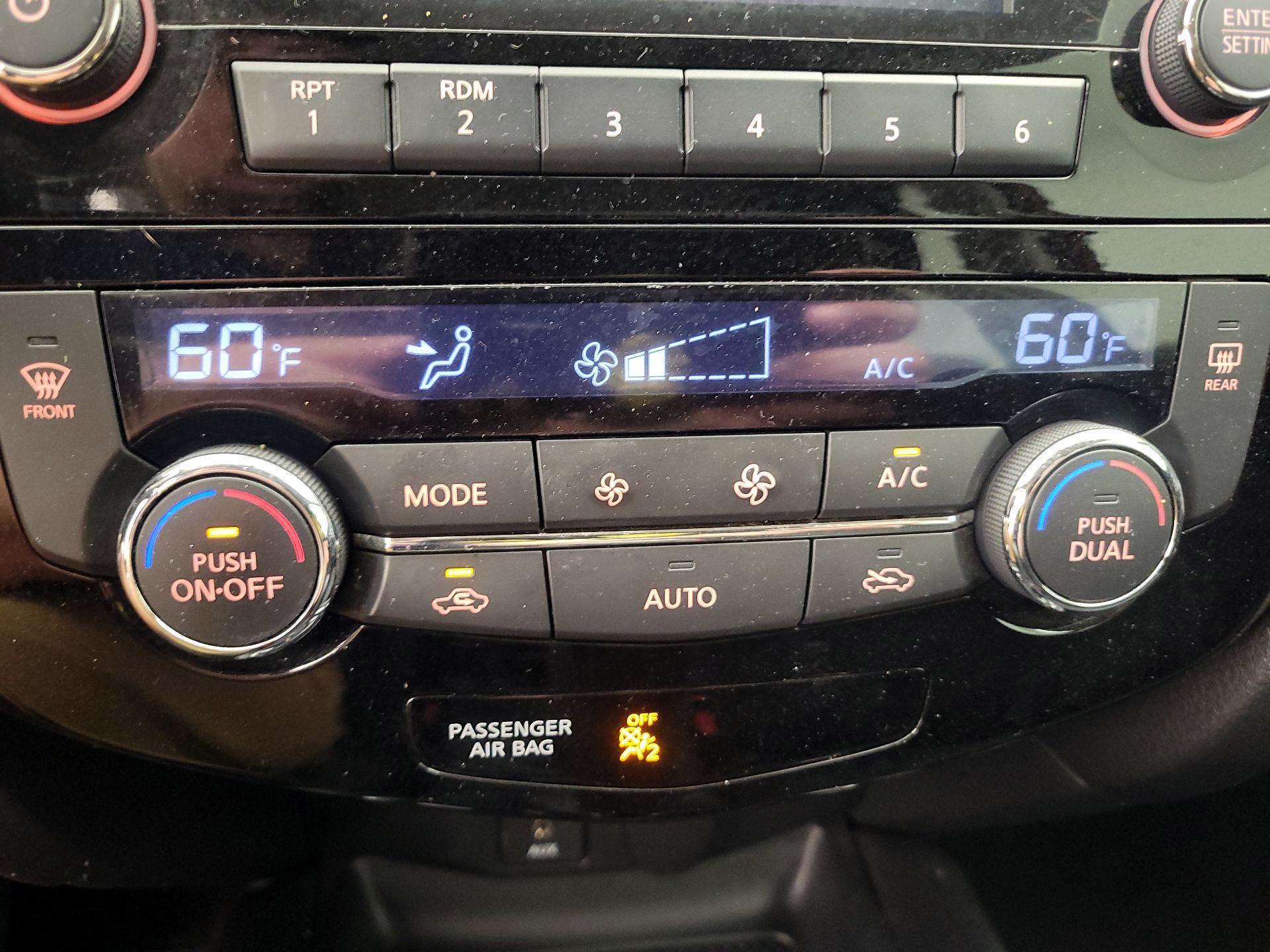Thumbnail: 2016 Nissan Rogue - 16