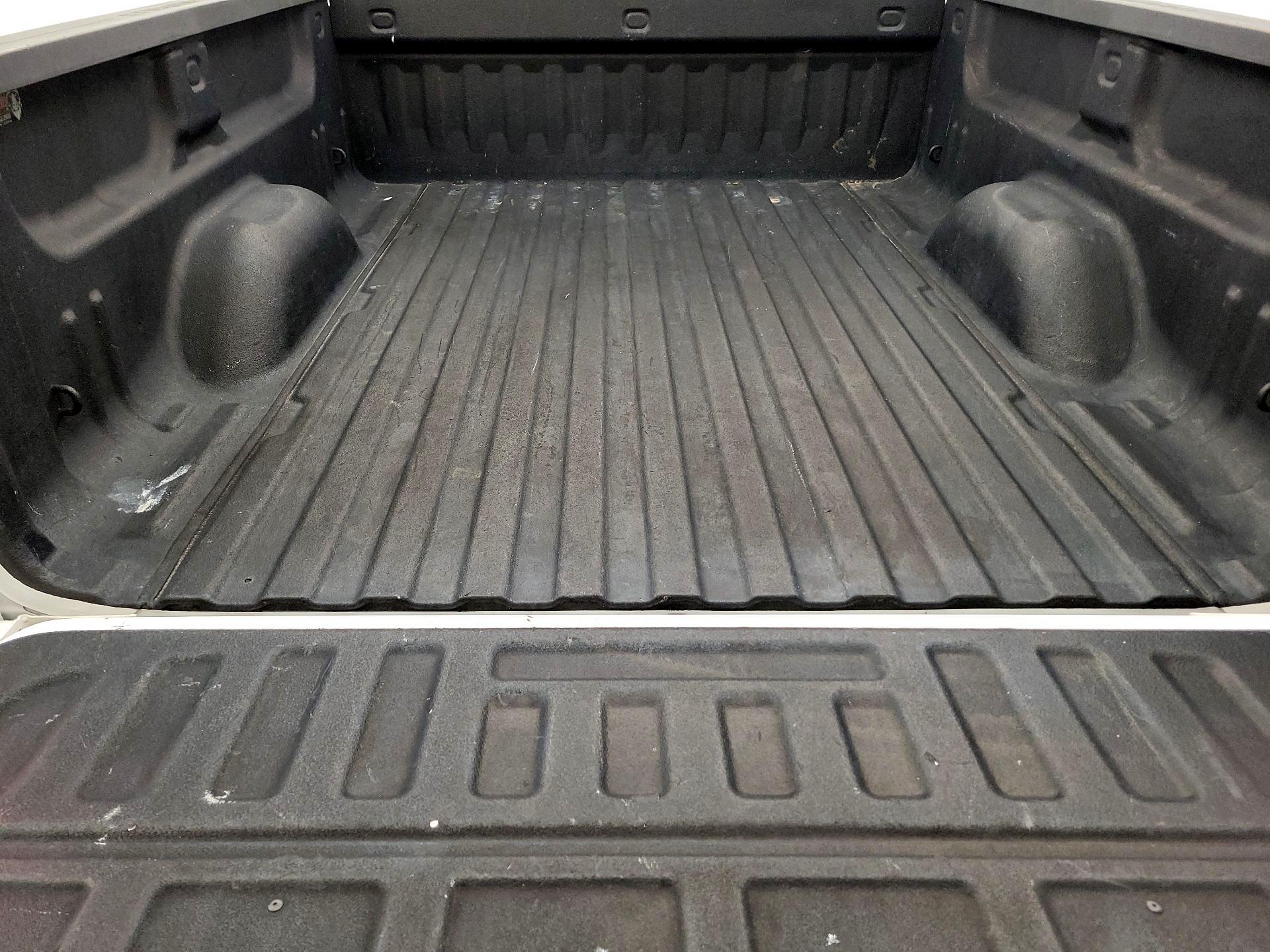 Thumbnail: 2018 Chevrolet Silverado 1500 - 18