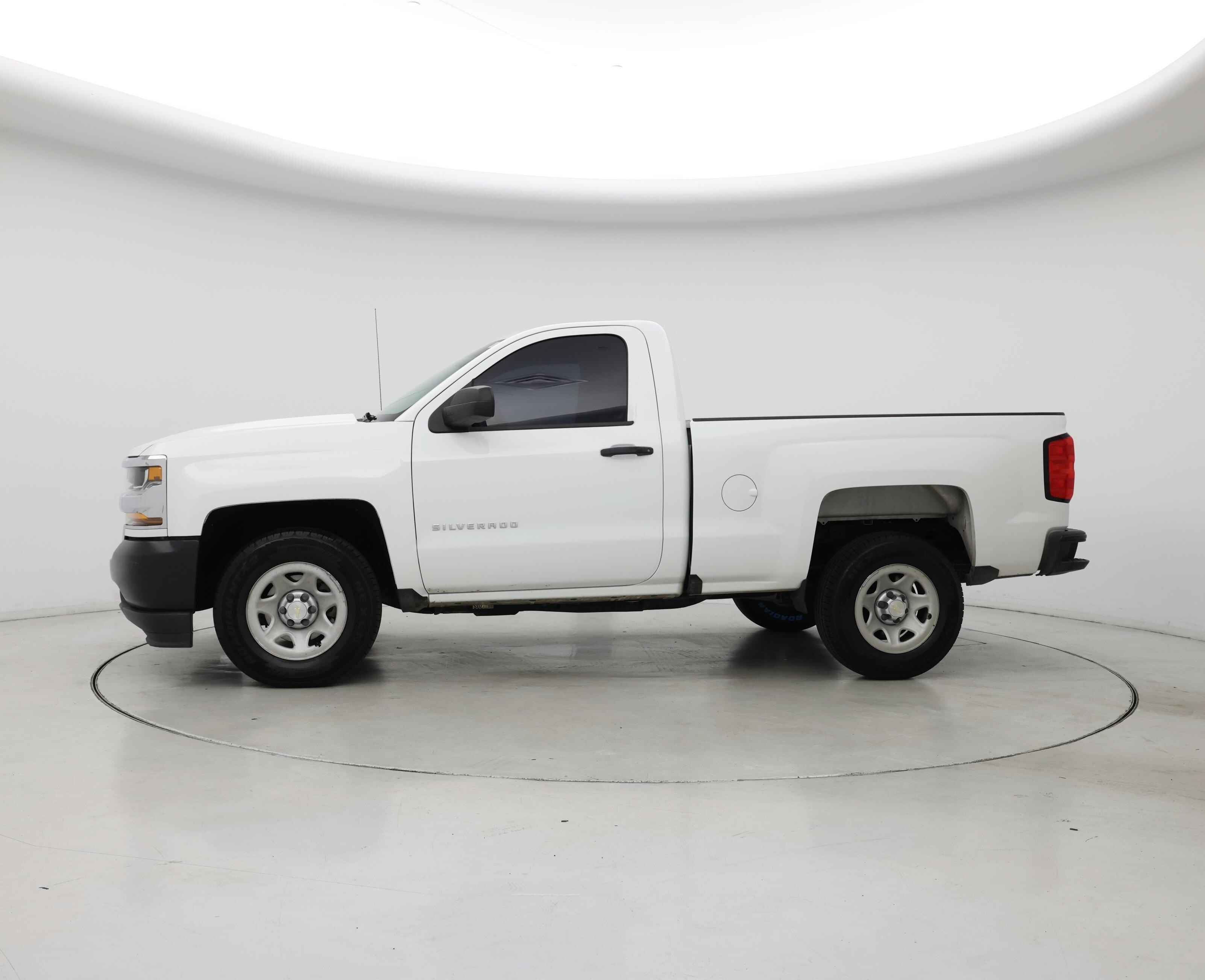 Thumbnail: 2018 Chevrolet Silverado 1500 - 3