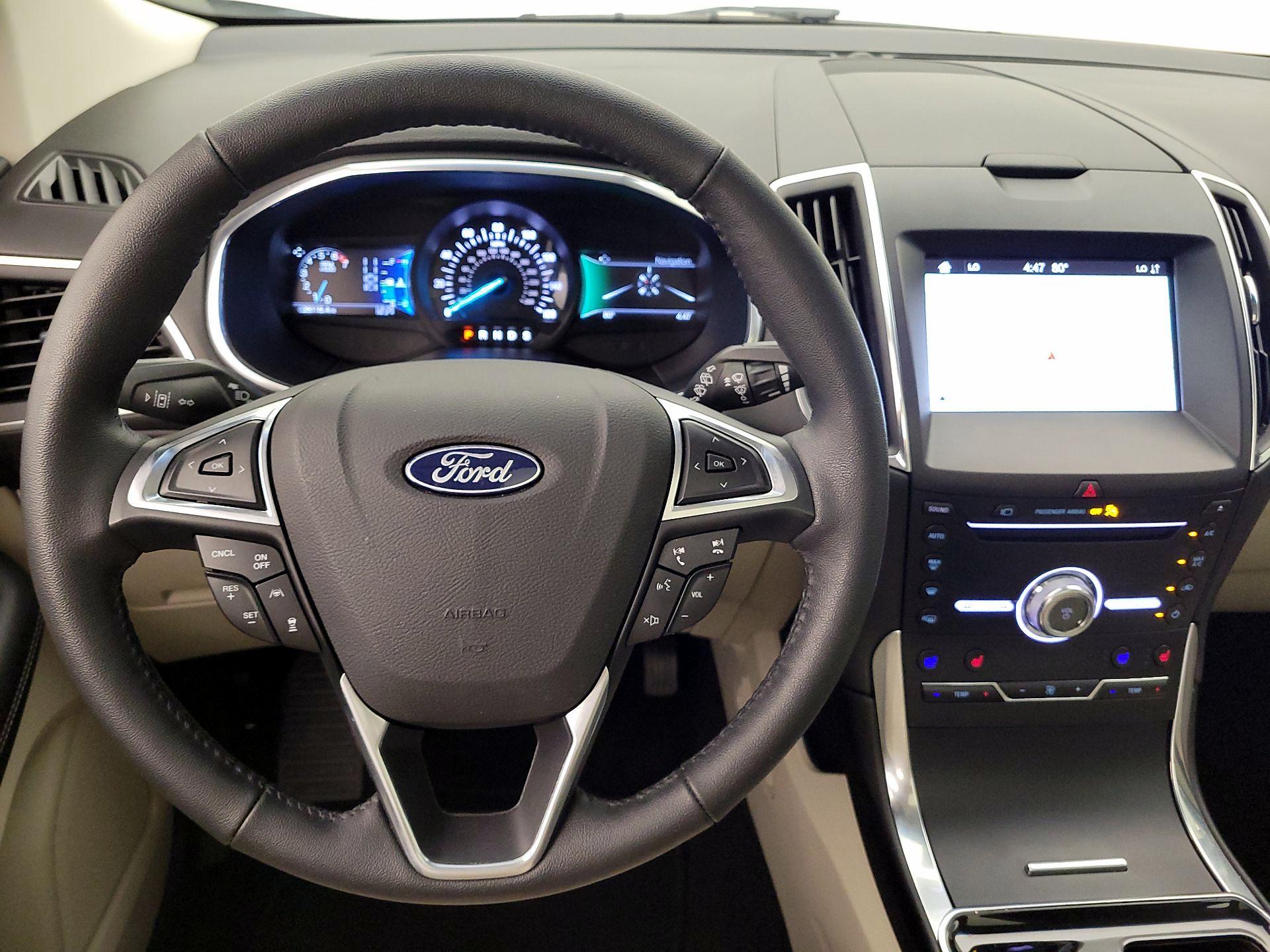 Thumbnail: 2019 Ford Edge - 10