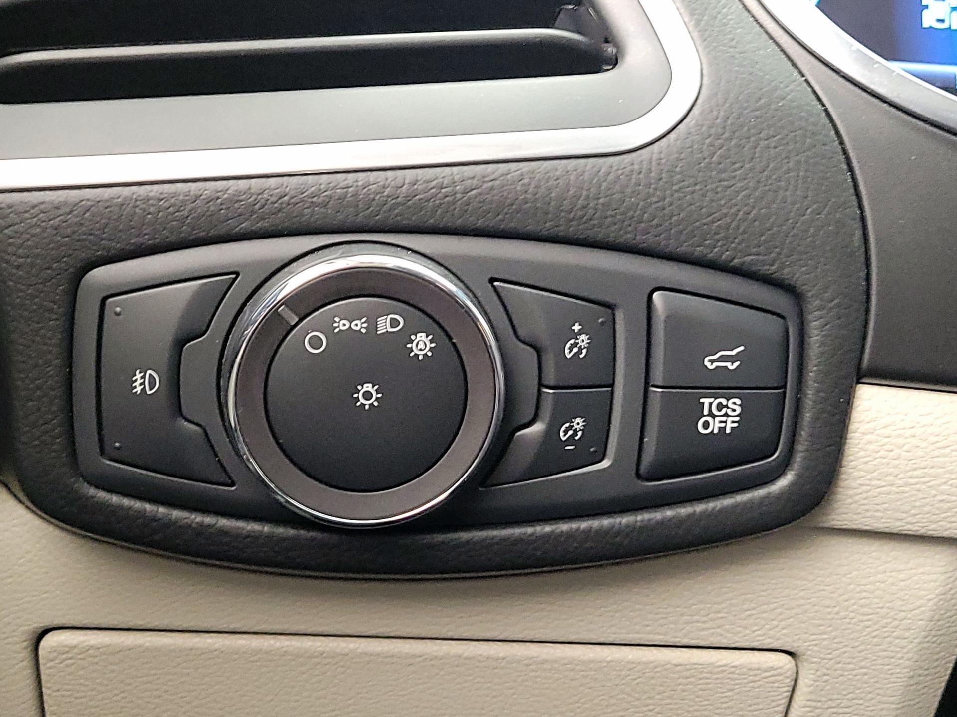 Thumbnail: 2019 Ford Edge - 13