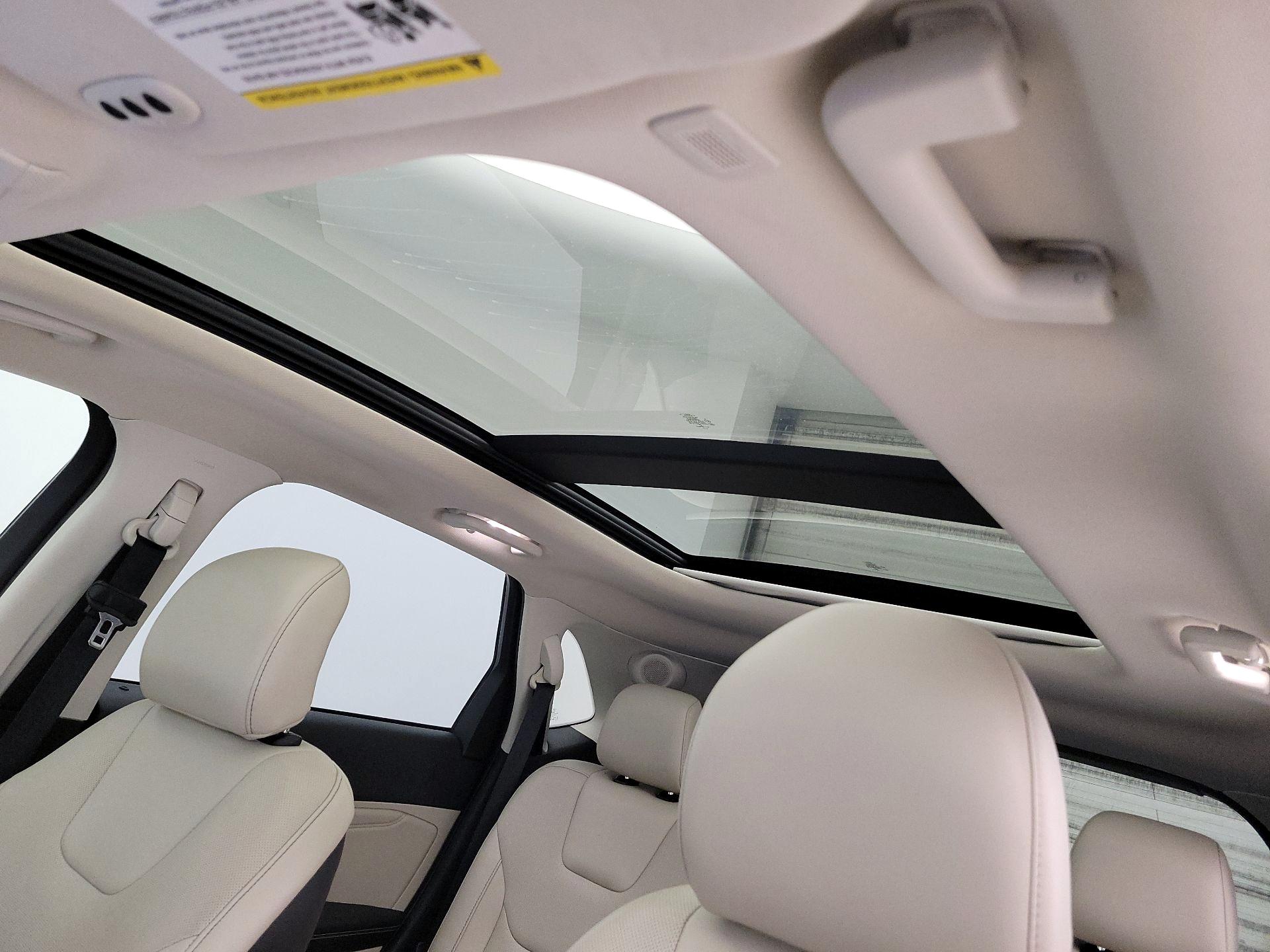 Thumbnail: 2019 Ford Edge - 20