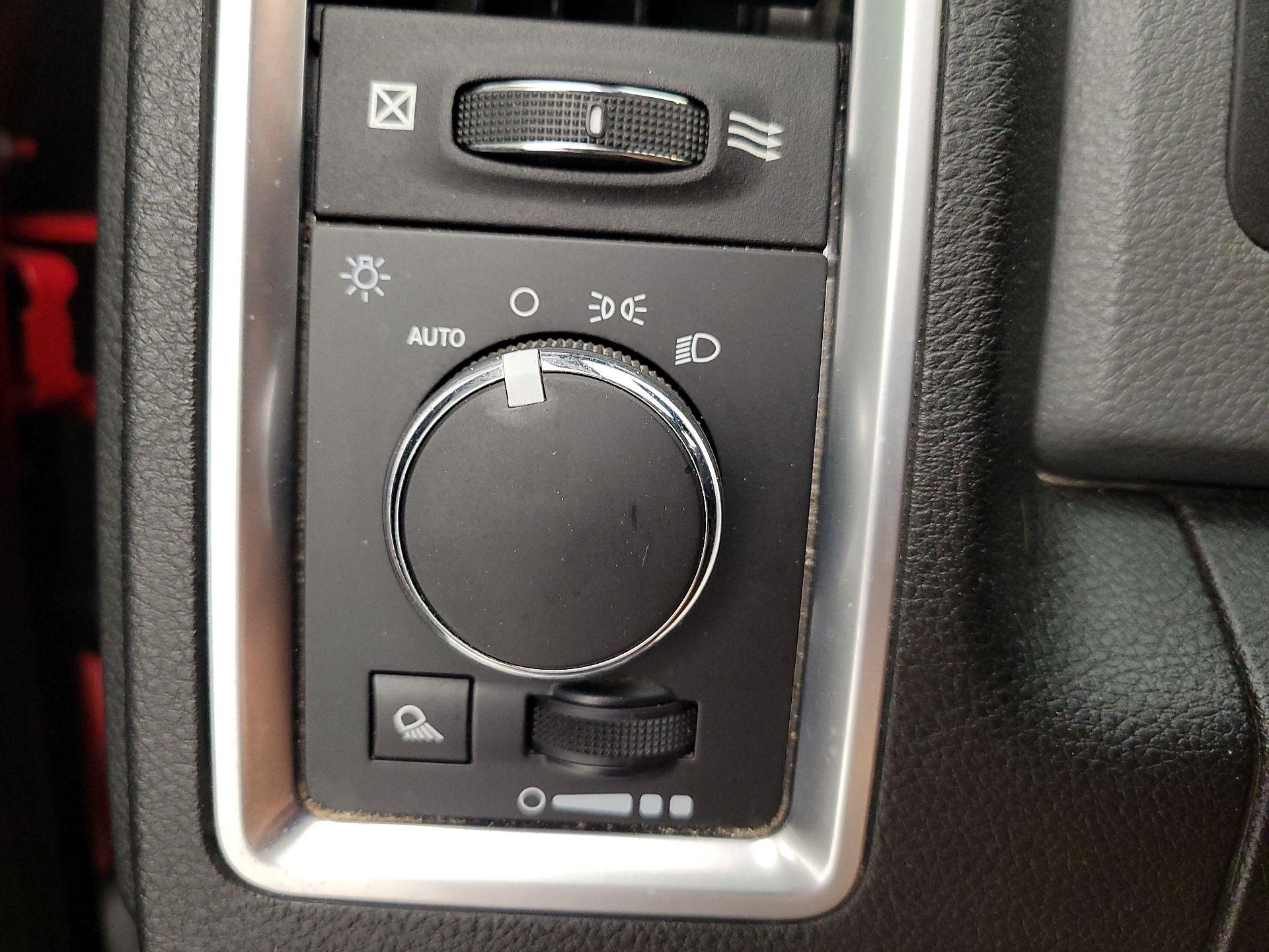 Thumbnail: 2019 RAM 1500 Classic - 13