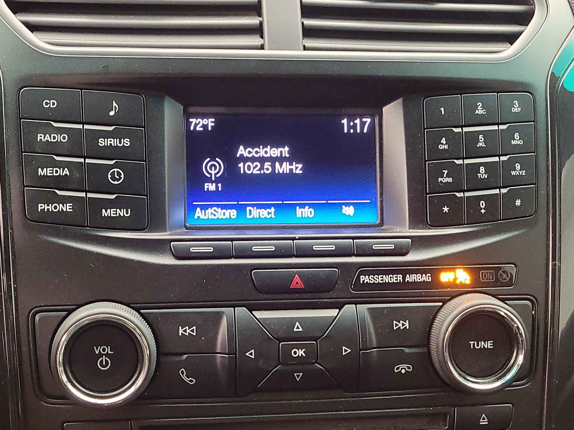 Thumbnail: 2016 Ford Explorer - 15