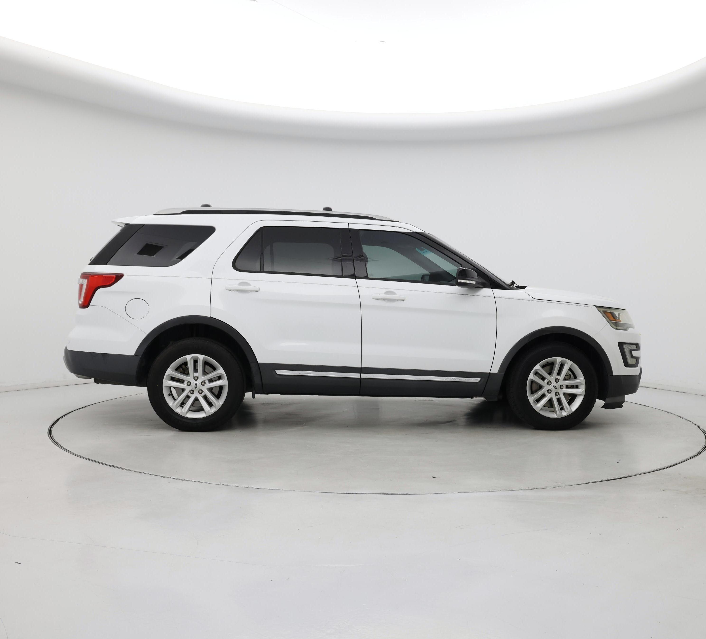 Thumbnail: 2016 Ford Explorer - 7