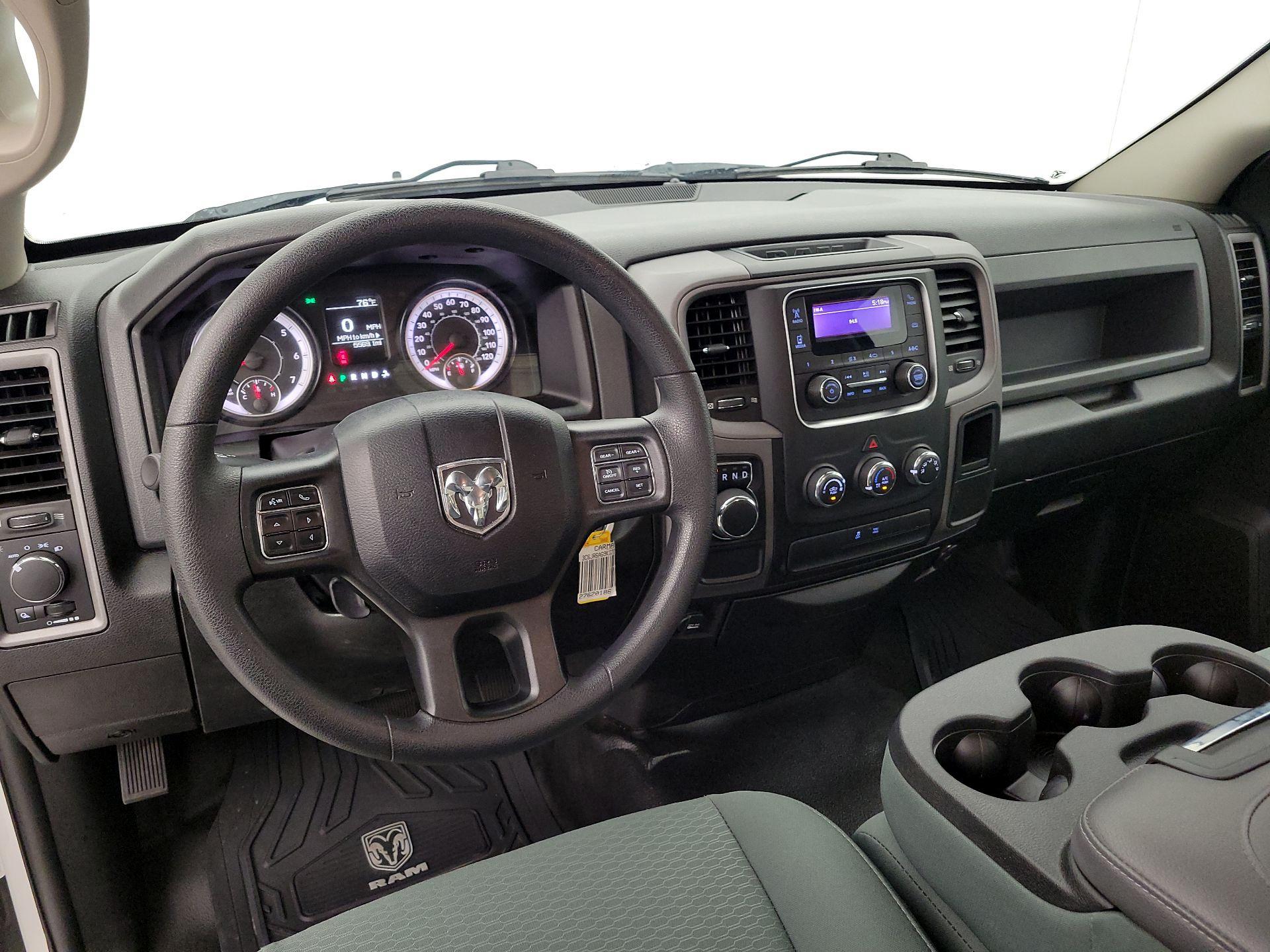 Thumbnail: 2019 RAM 1500 Classic - 9