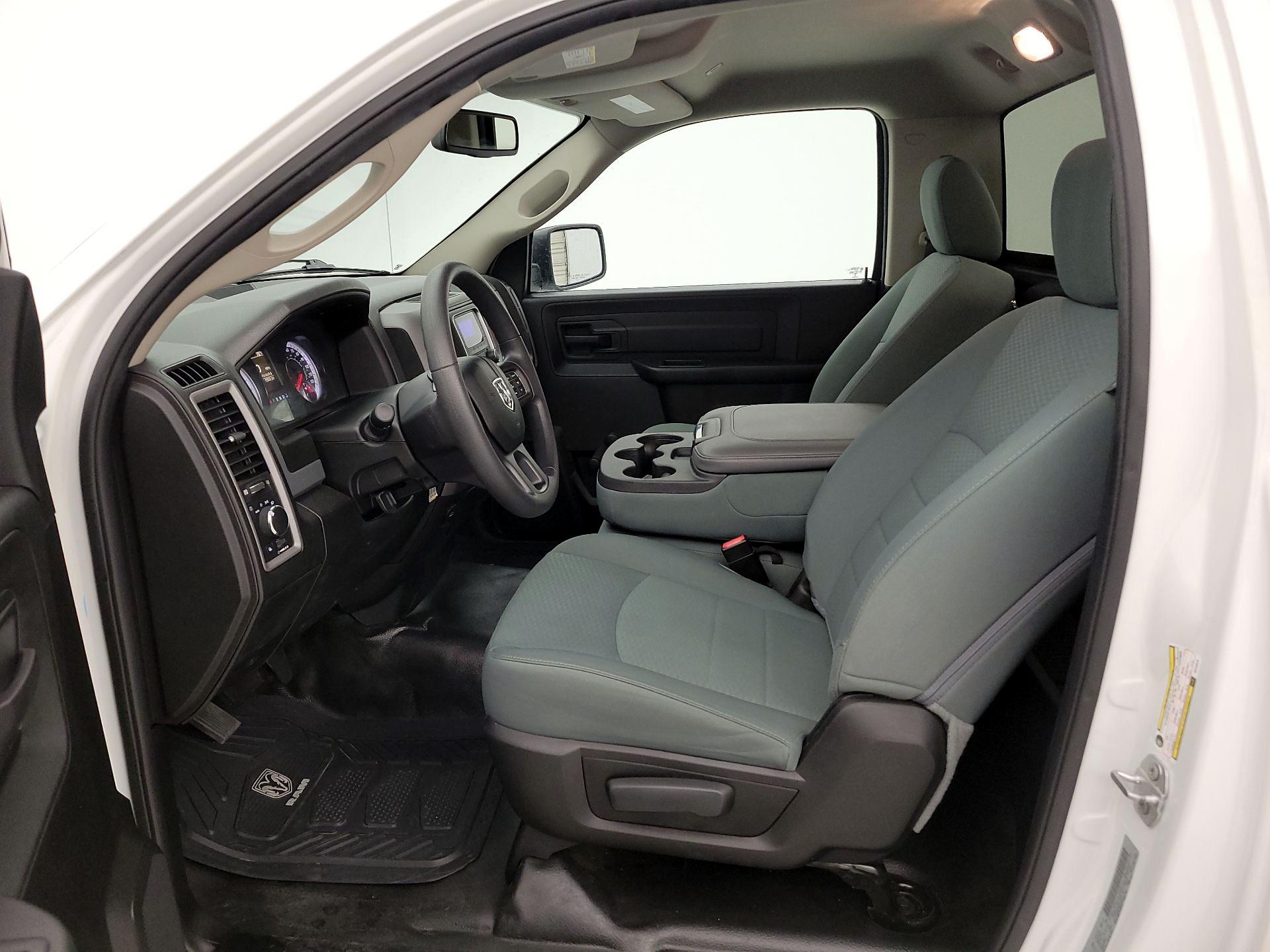 Thumbnail: 2019 RAM 1500 Classic - 11
