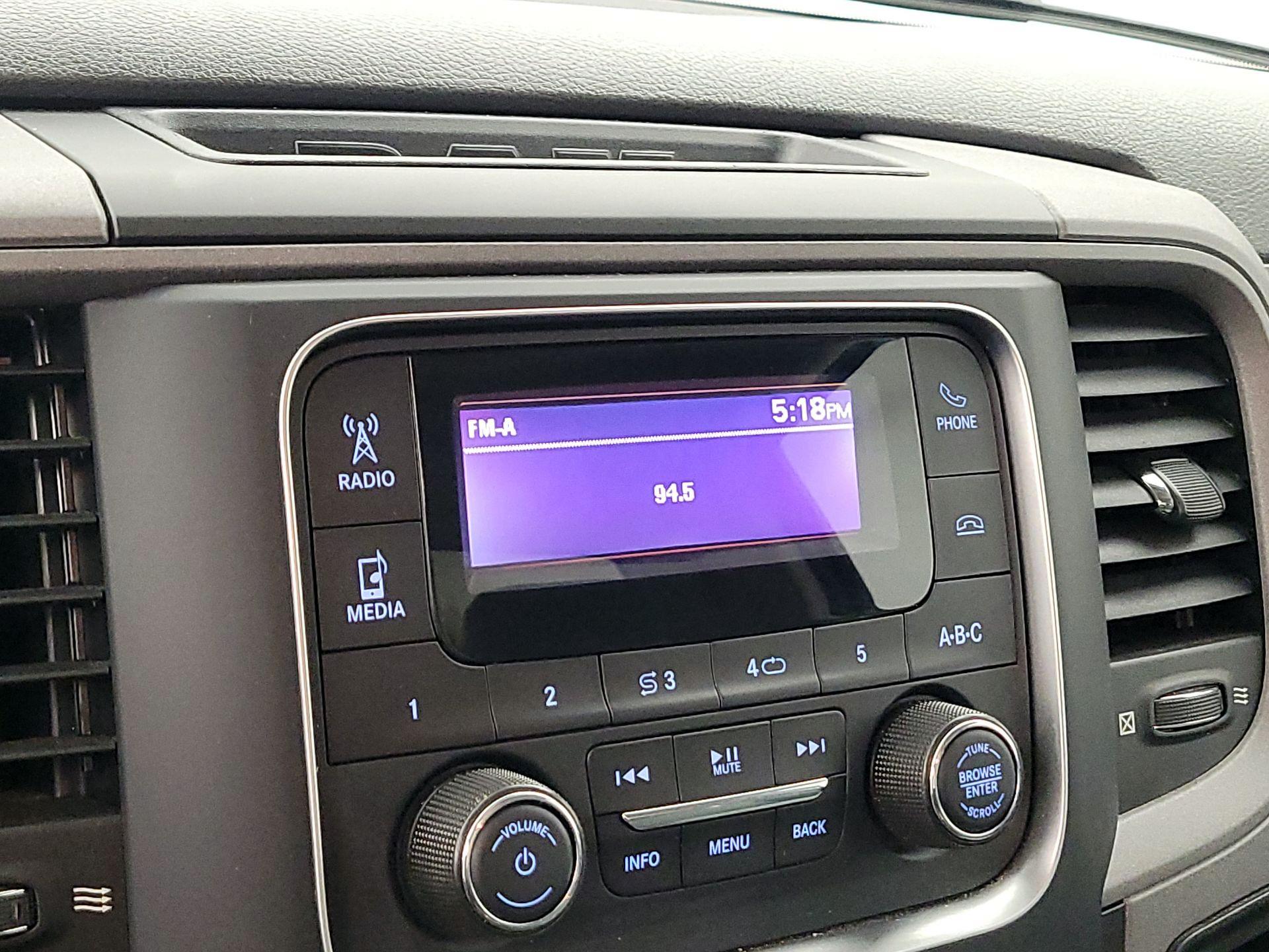 Thumbnail: 2019 RAM 1500 Classic - 14