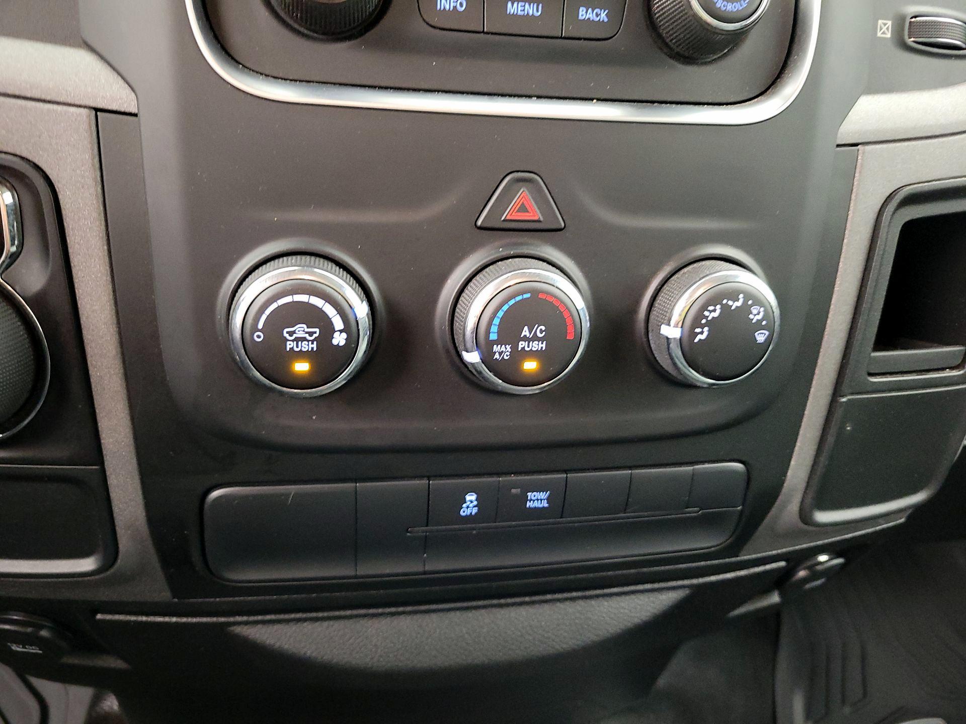 Thumbnail: 2019 RAM 1500 Classic - 15