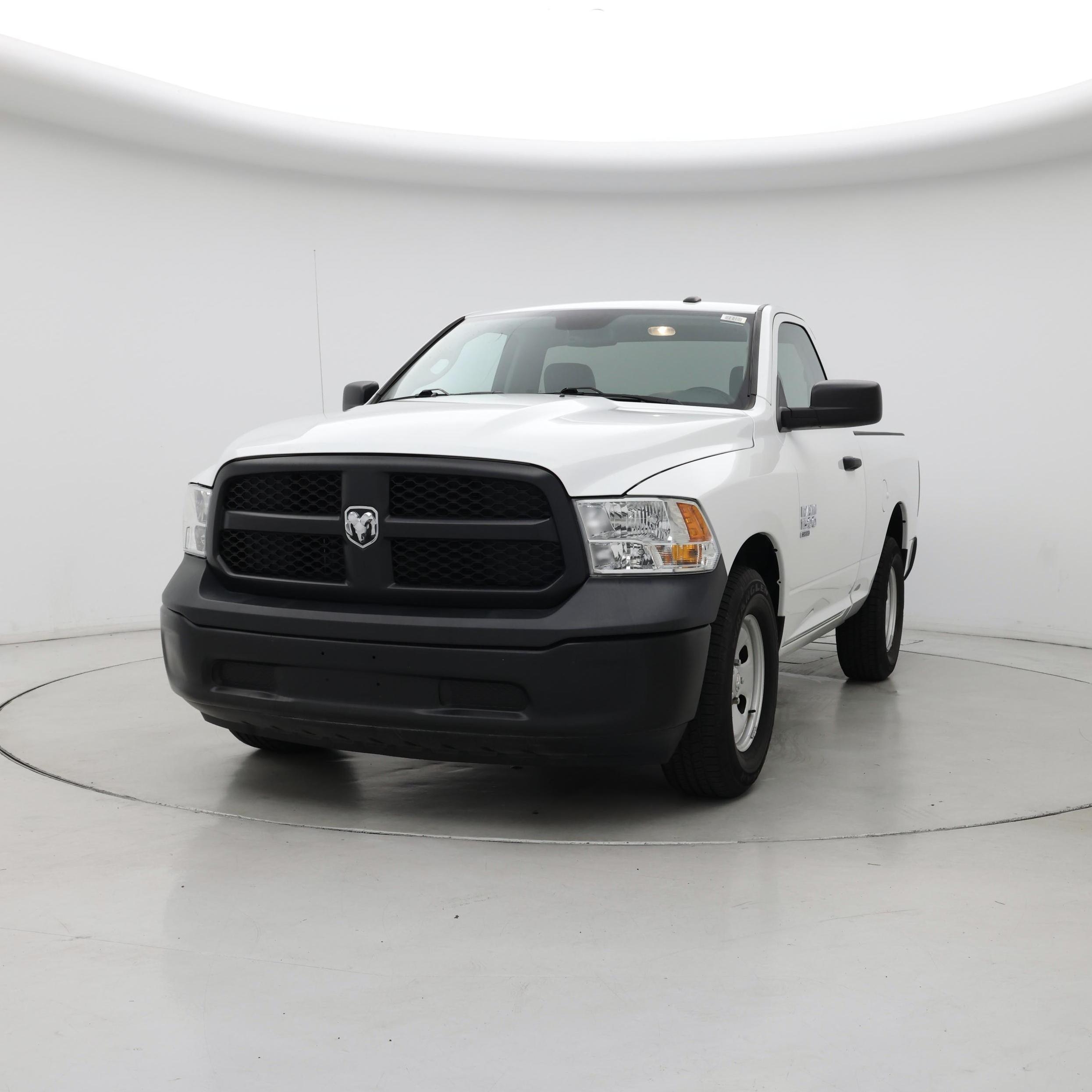 Thumbnail: 2019 RAM 1500 Classic - 4
