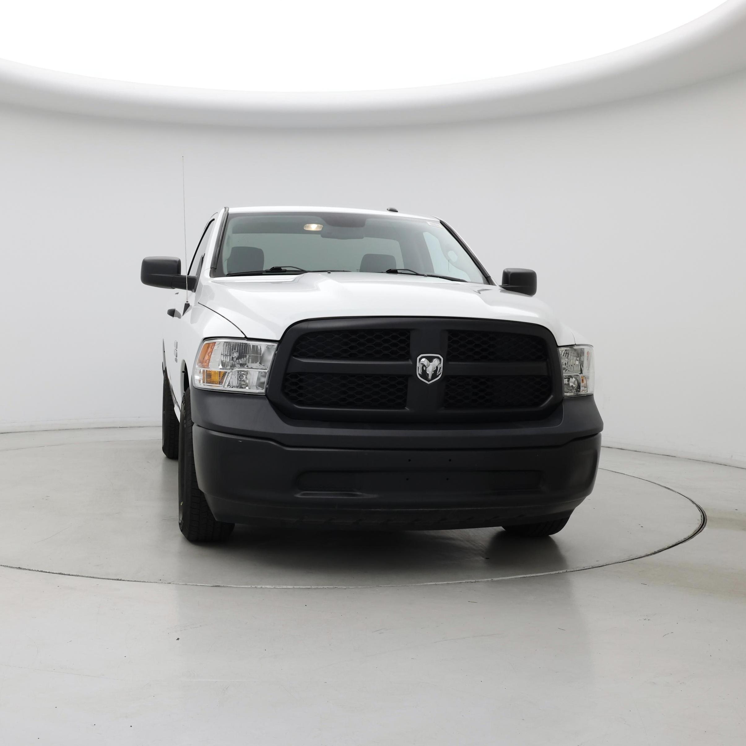 Thumbnail: 2019 RAM 1500 Classic - 5