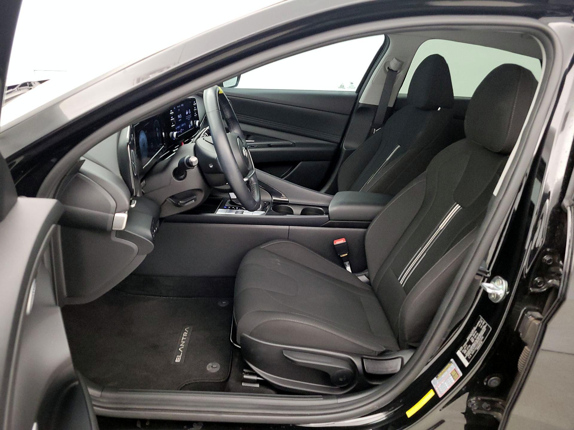 Thumbnail: 2022 Hyundai Elantra - 11