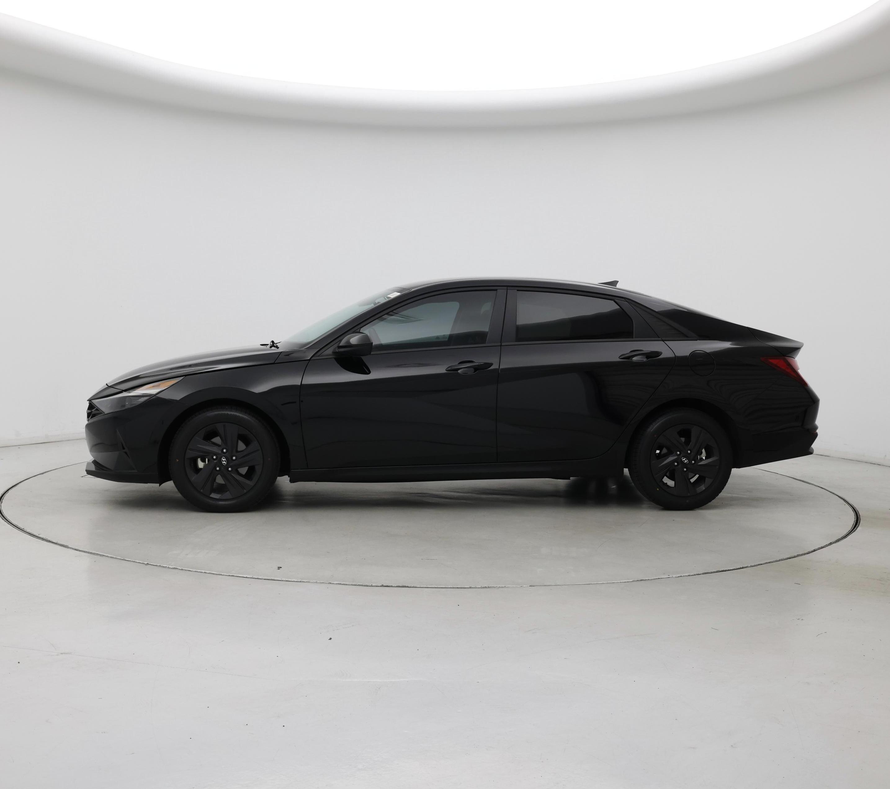 Thumbnail: 2022 Hyundai Elantra - 3