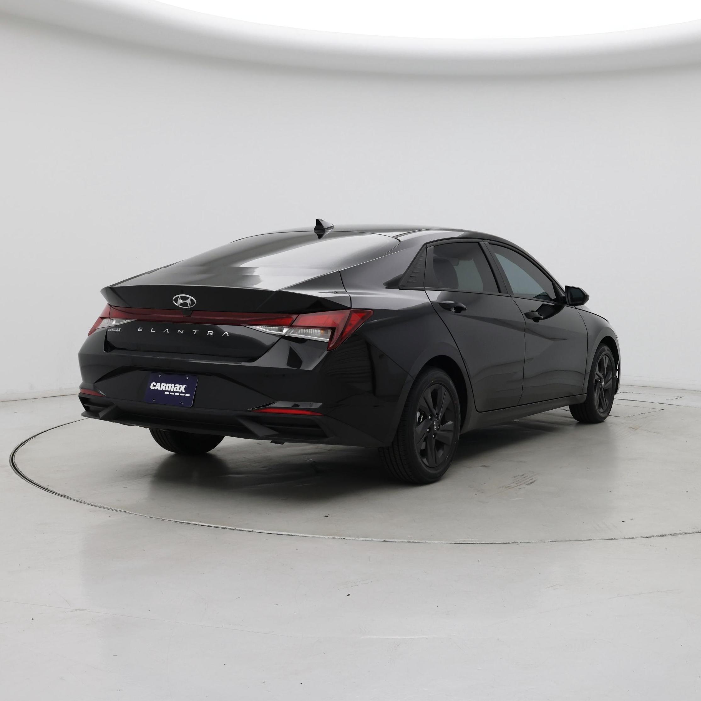 Thumbnail: 2022 Hyundai Elantra - 8