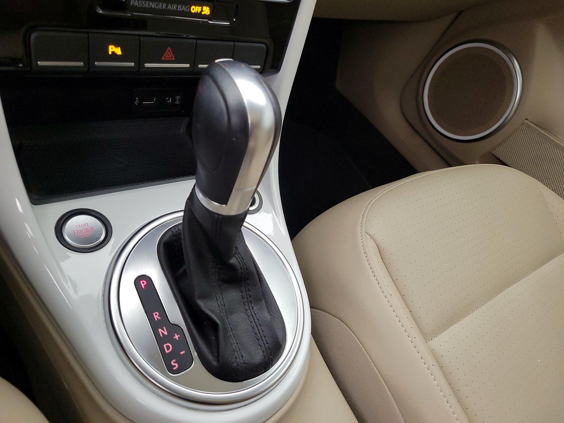 Thumbnail: 2018 Volkswagen Beetle - 18