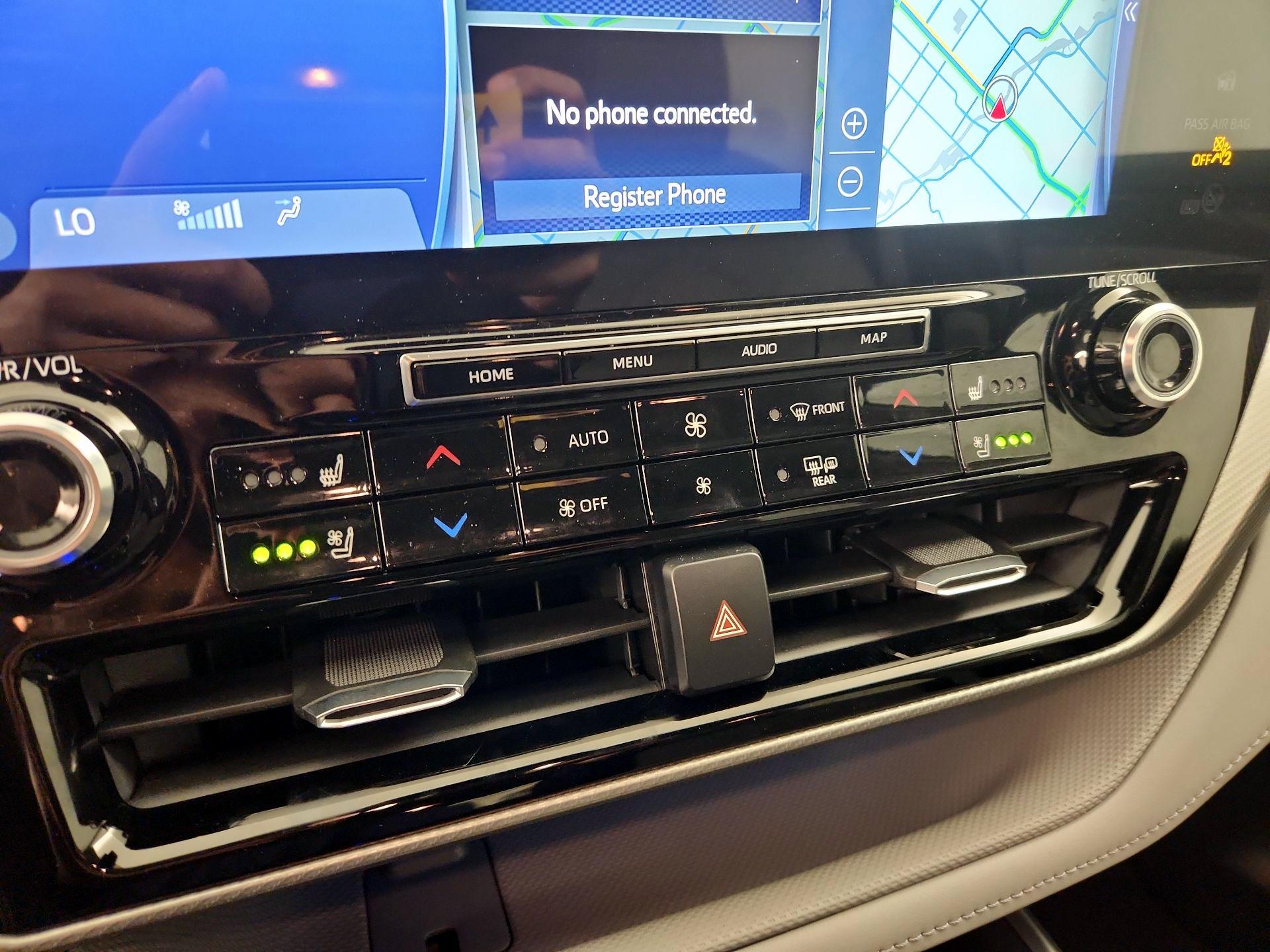 Thumbnail: 2021 Toyota Highlander - 17
