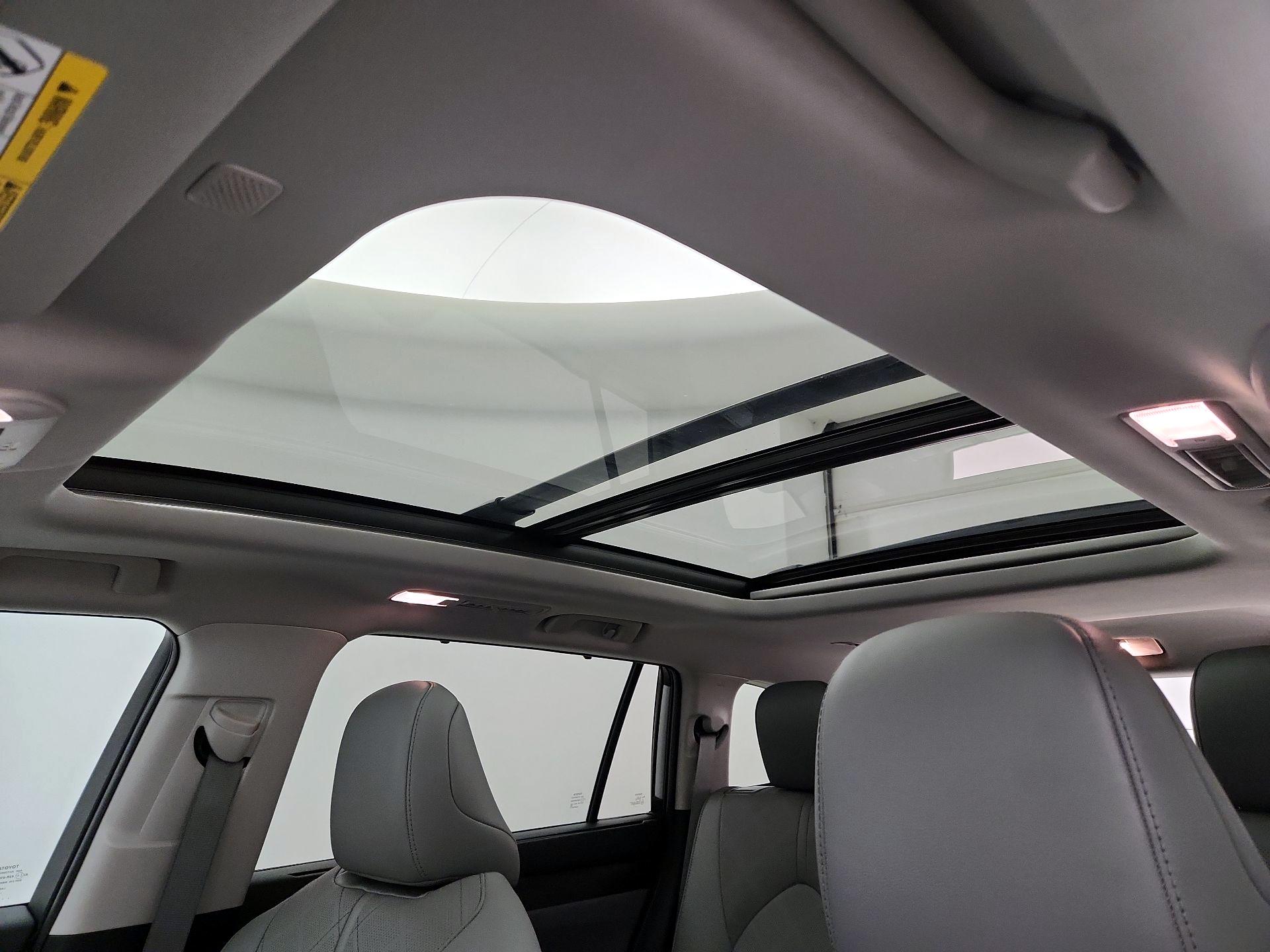 Thumbnail: 2021 Toyota Highlander - 20