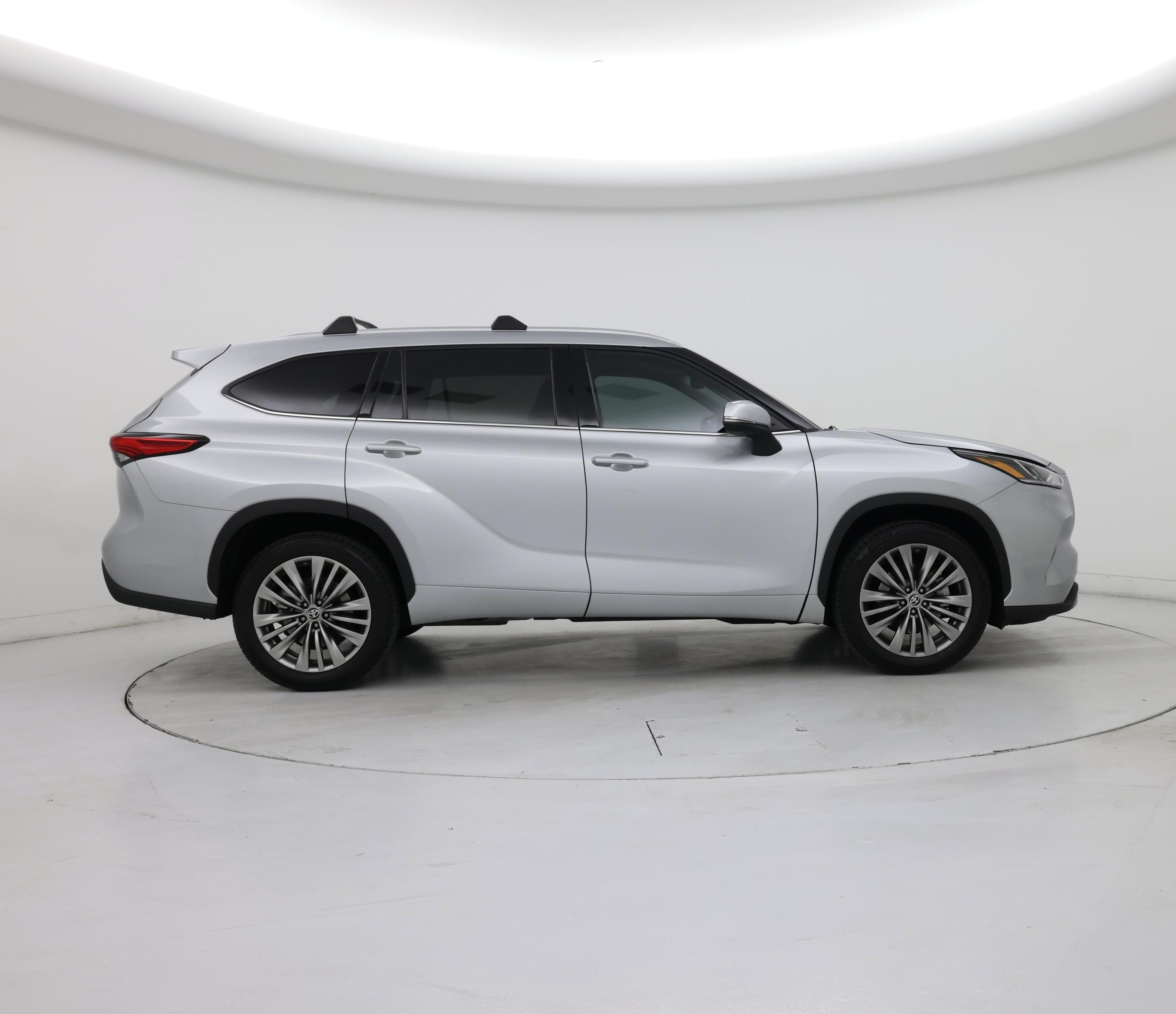 Thumbnail: 2021 Toyota Highlander - 7