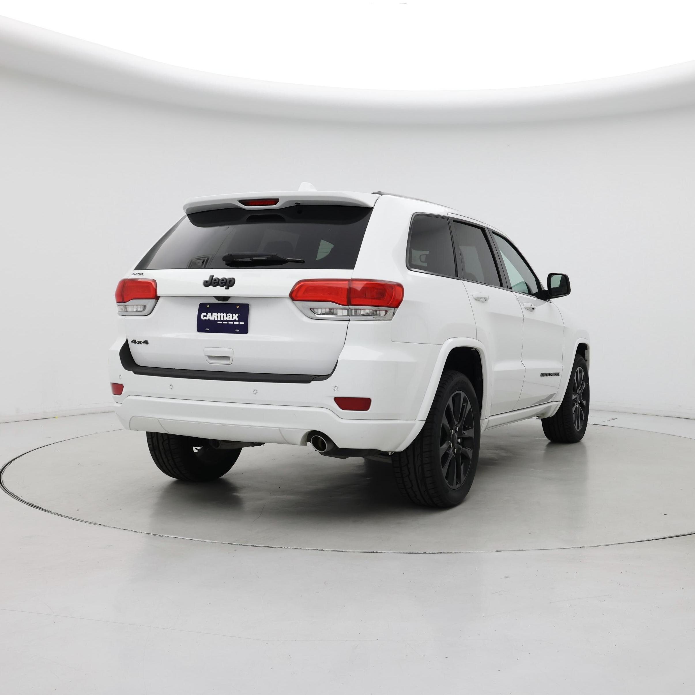 Thumbnail: 2017 Jeep Grand Cherokee - 8