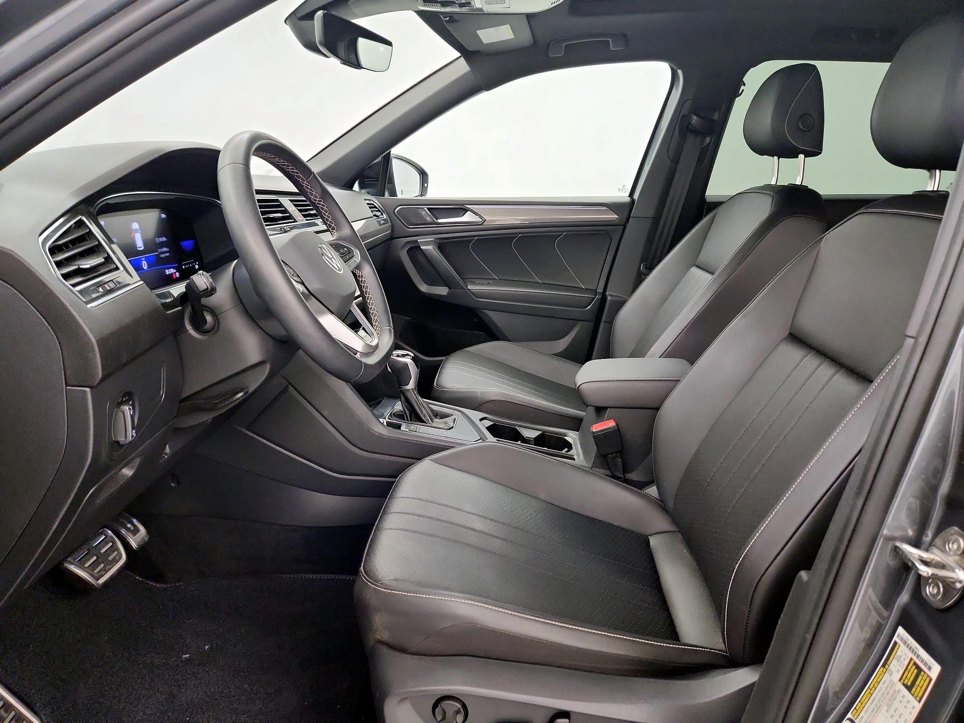 Thumbnail: 2023 Volkswagen Tiguan - 11