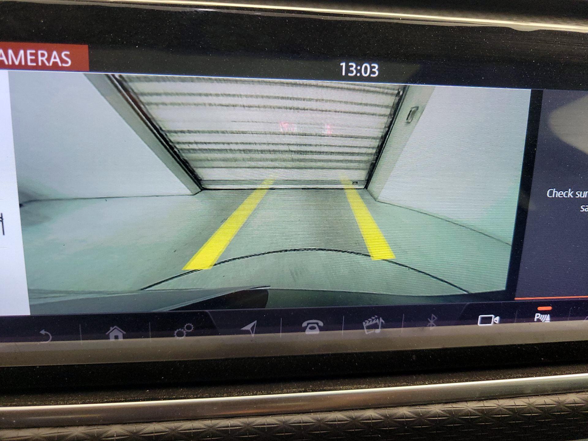 Thumbnail: 2018 Land Rover Range Rover Velar - 15
