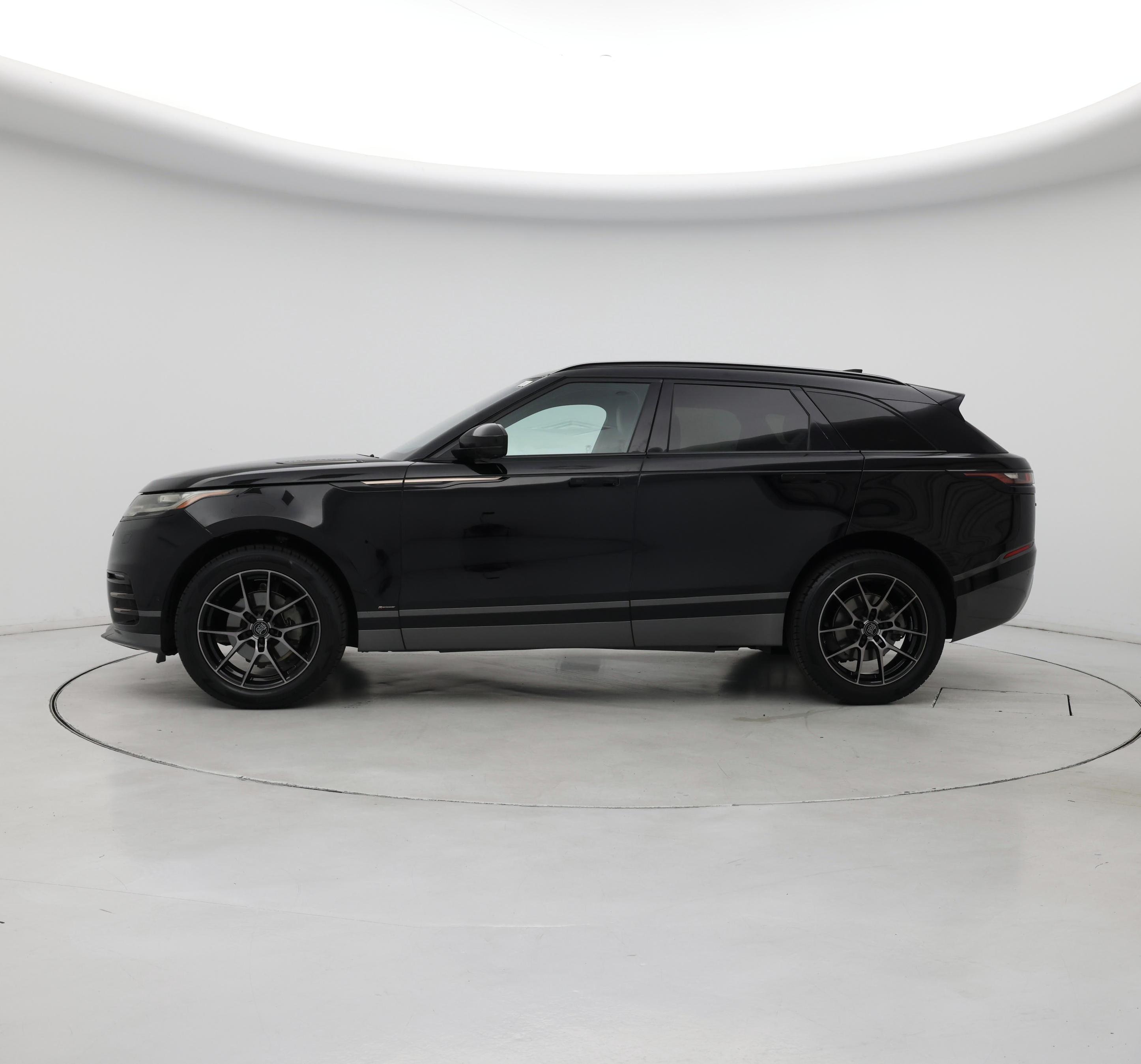 Thumbnail: 2018 Land Rover Range Rover Velar - 3