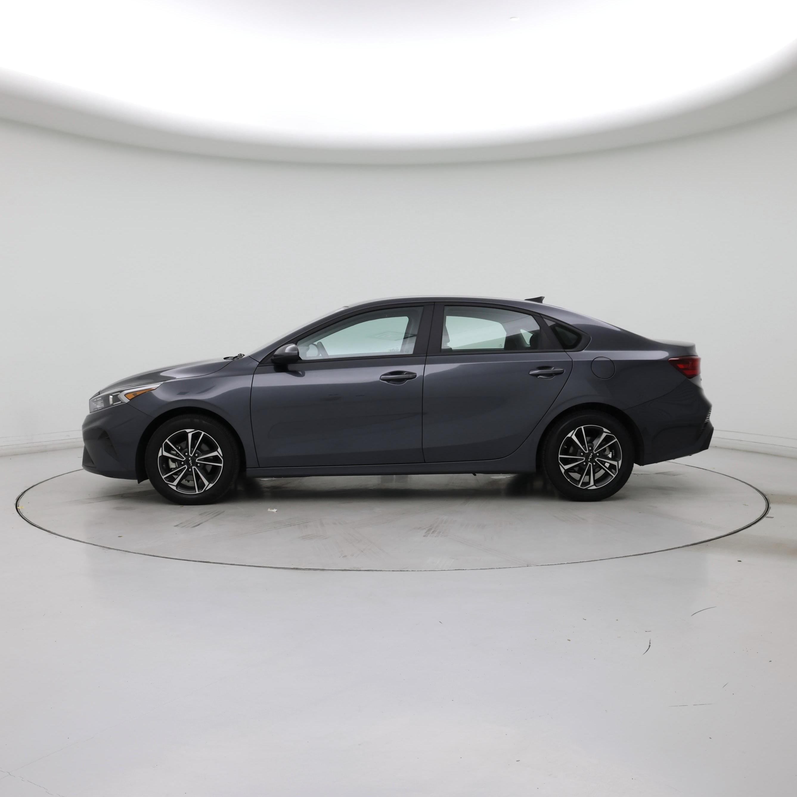 Thumbnail: 2024 Kia Forte - 3