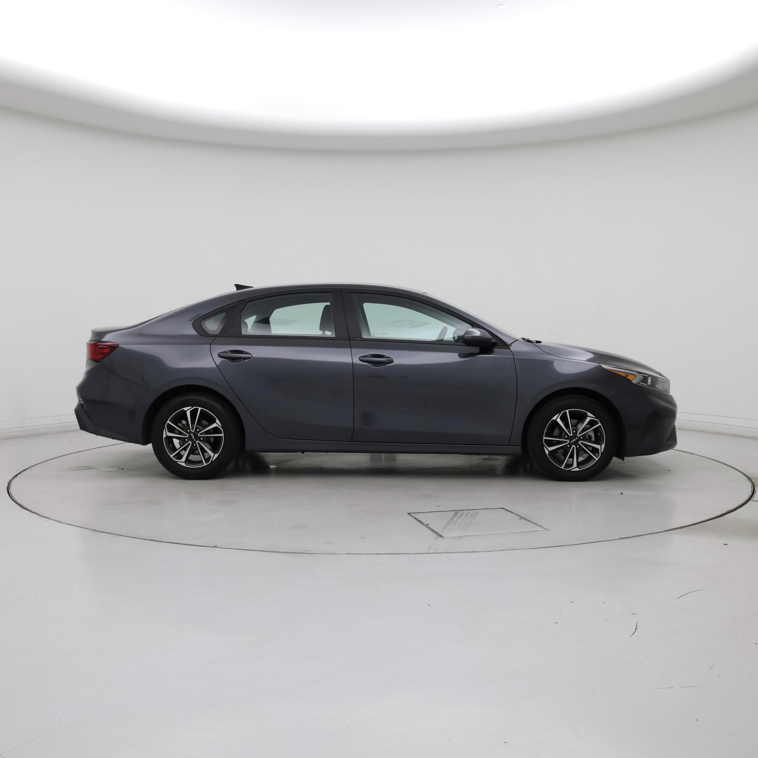 Thumbnail: 2024 Kia Forte - 7