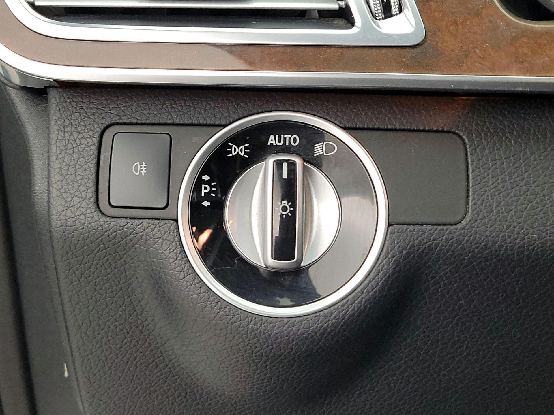 Thumbnail: 2014 Mercedes-Benz E-Class - 13