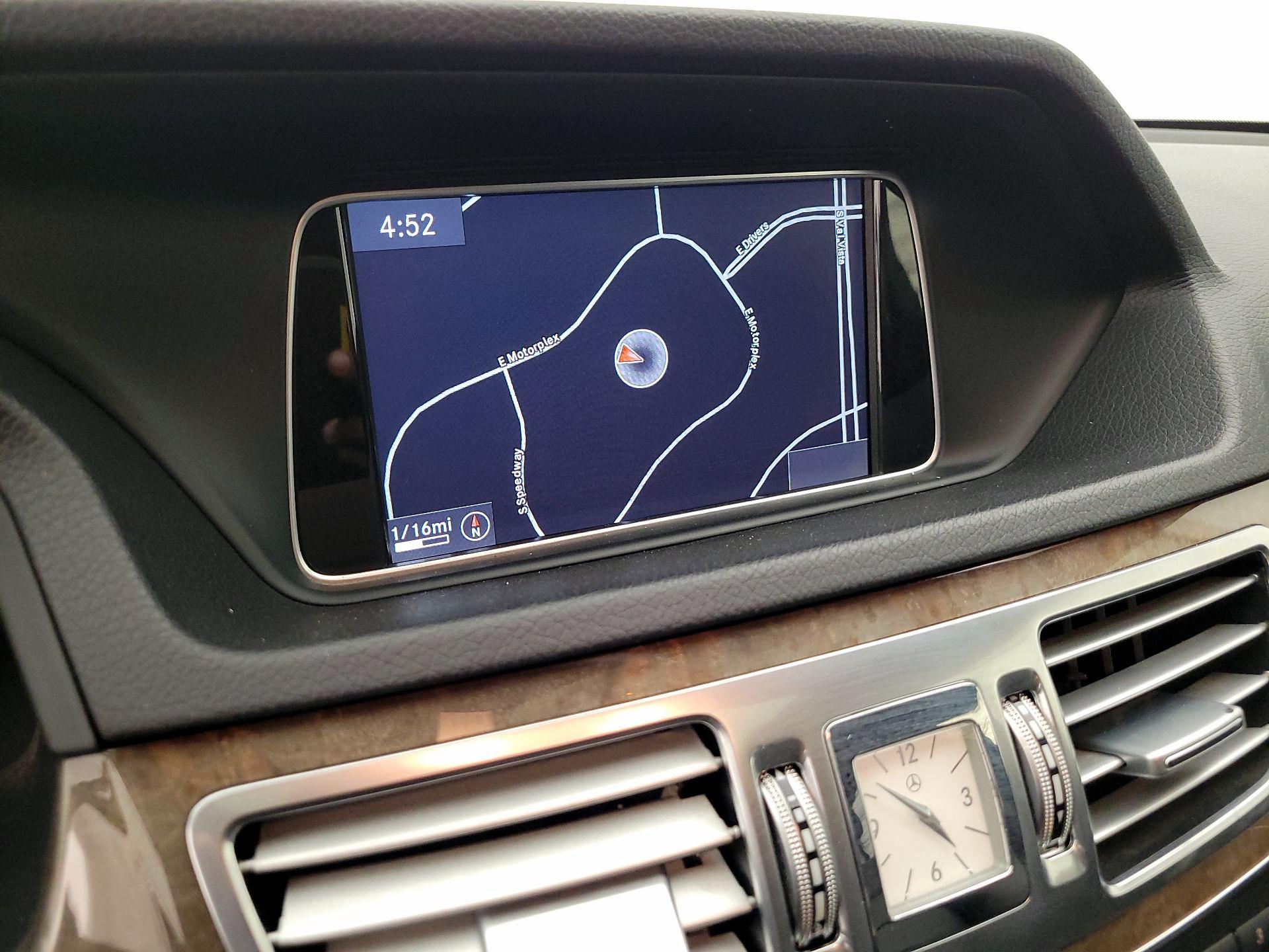 Thumbnail: 2014 Mercedes-Benz E-Class - 14