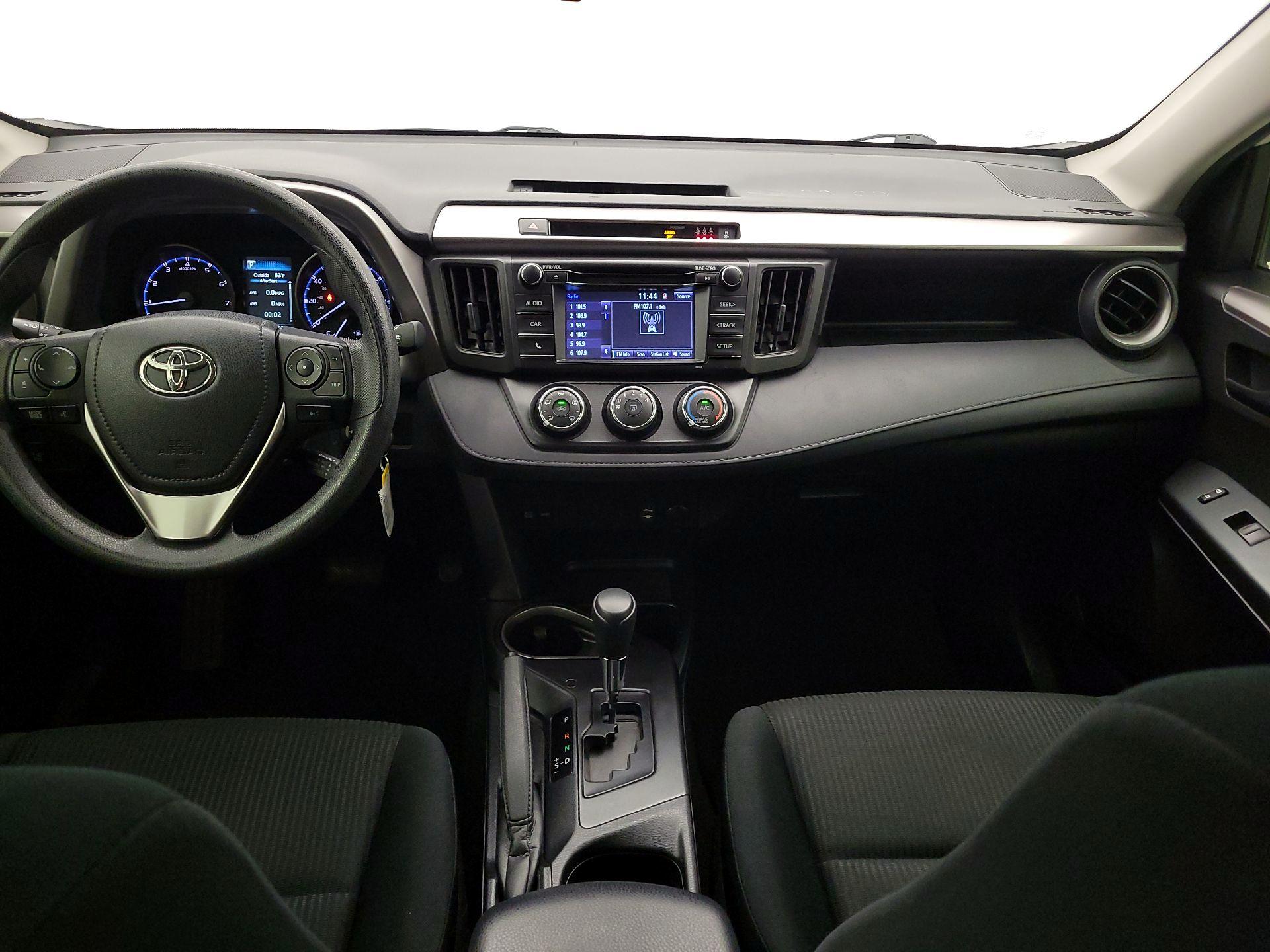 Thumbnail: 2017 Toyota RAV4 - 9