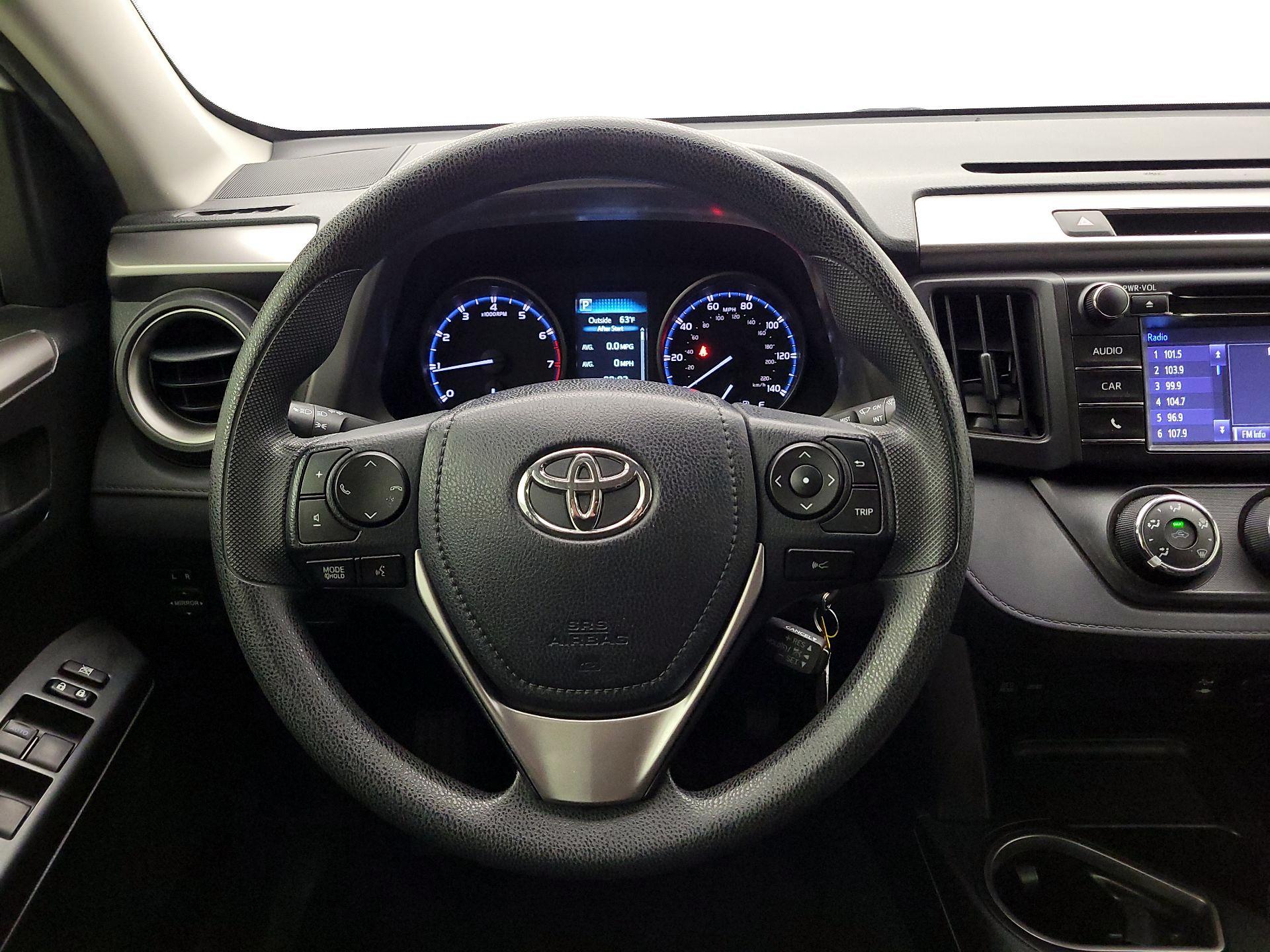 Thumbnail: 2017 Toyota RAV4 - 10